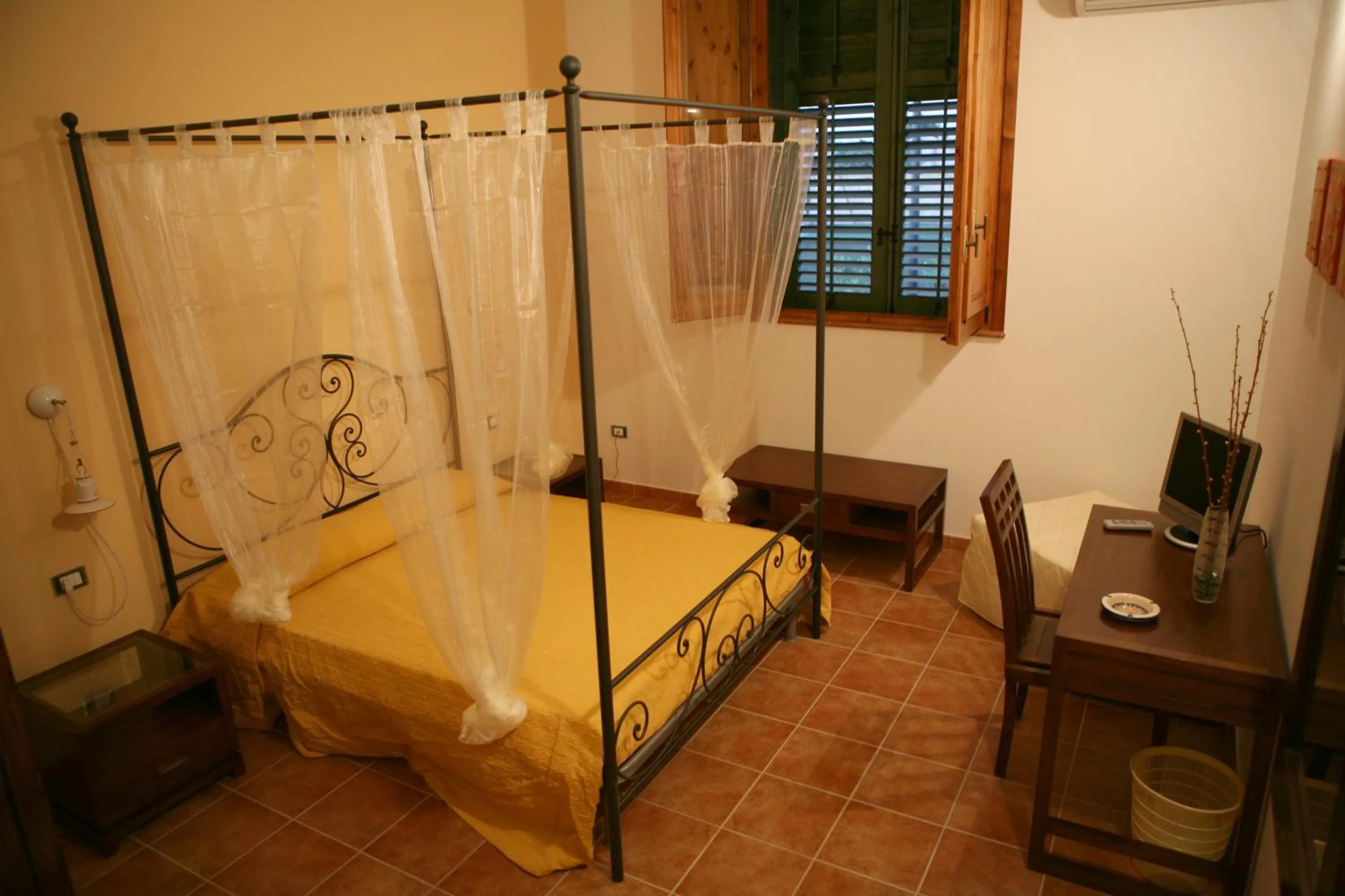 Photo of the whole room, Bed in Fiumara Del Sossio