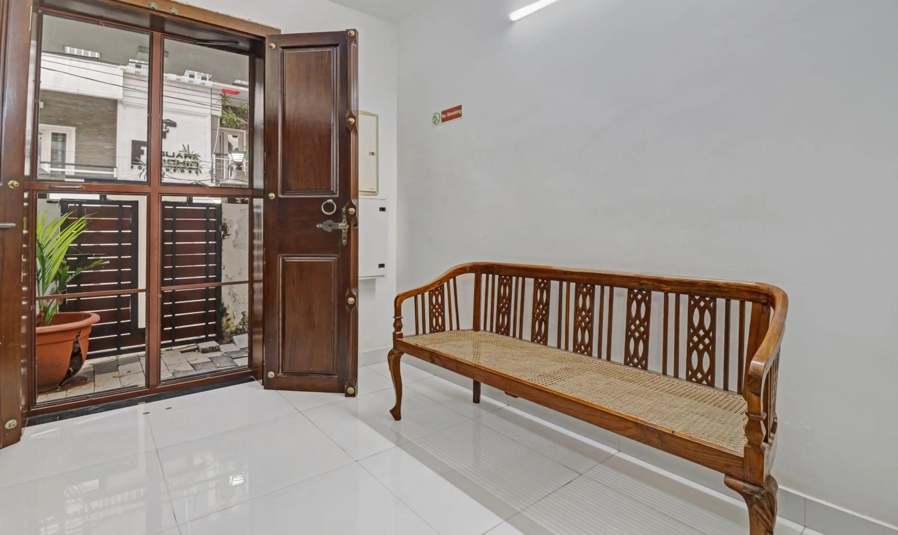 Seating area in Treebo Backpackers Inn