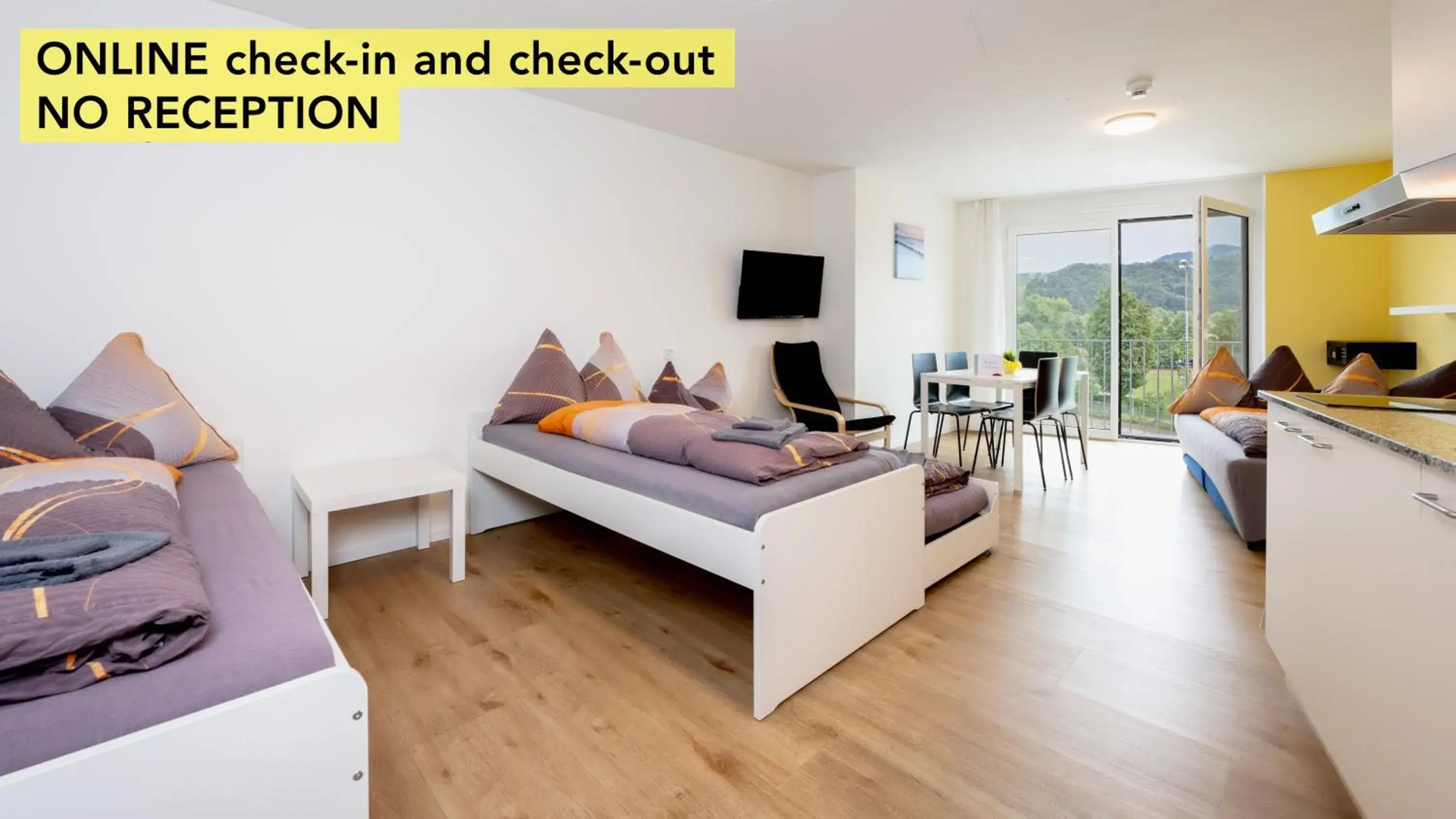 Large Superior Family Studio with Balcony in Anstatthotel Horw - app self-check-in Large Superior Family Studio with Balcony in Anstatthotel Horw - app self-check-in