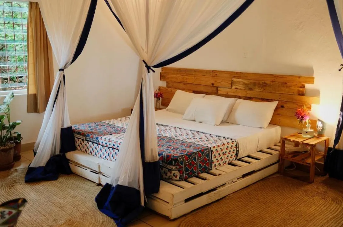 Bed in Salty's Kitesurf Village