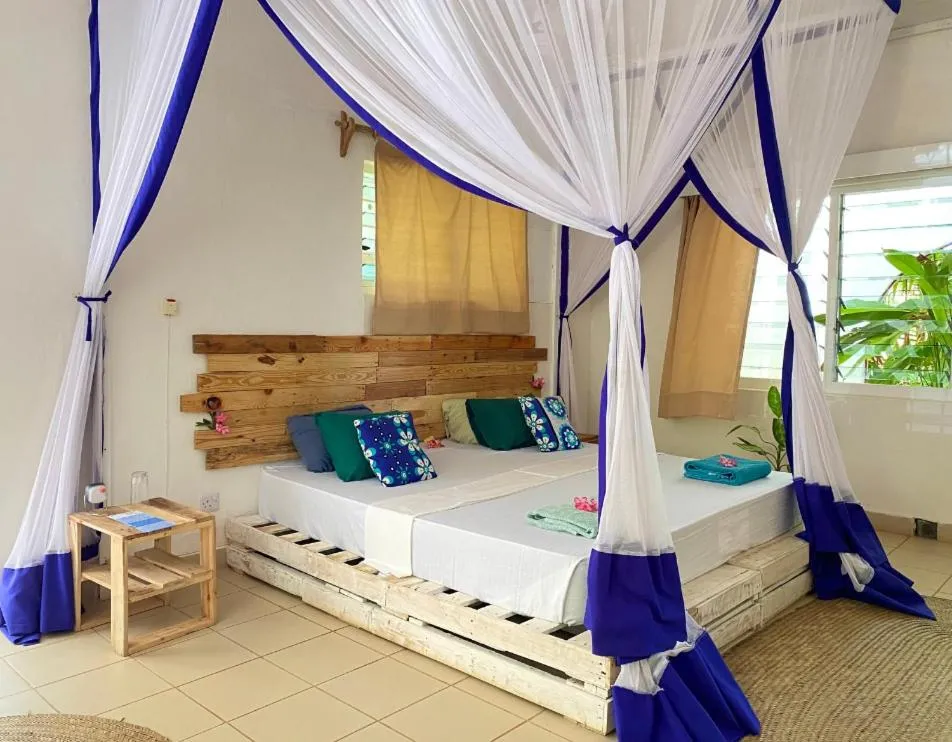 Bed in Salty's Kitesurf Village