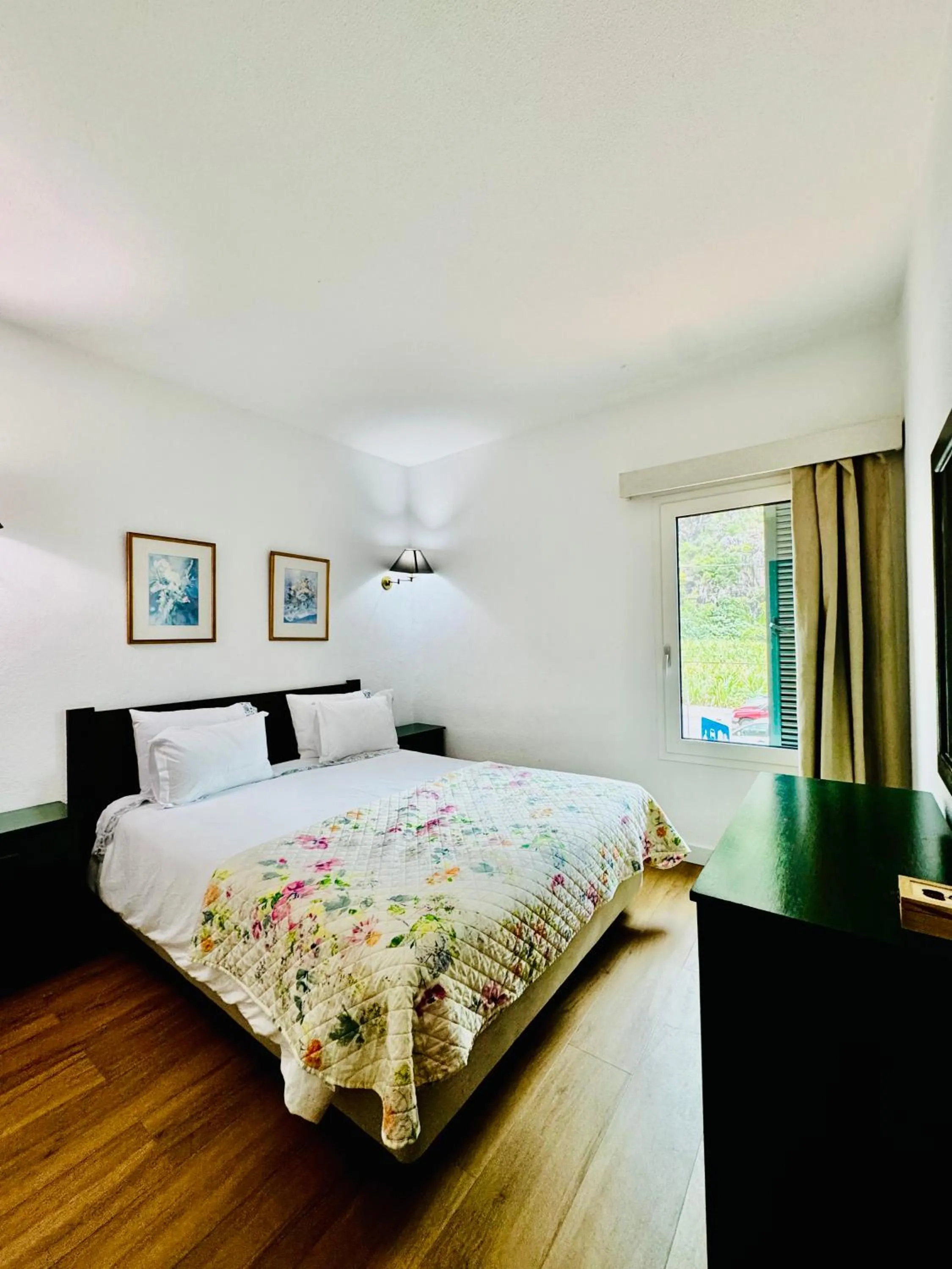 Bed in VALE MAR Guest