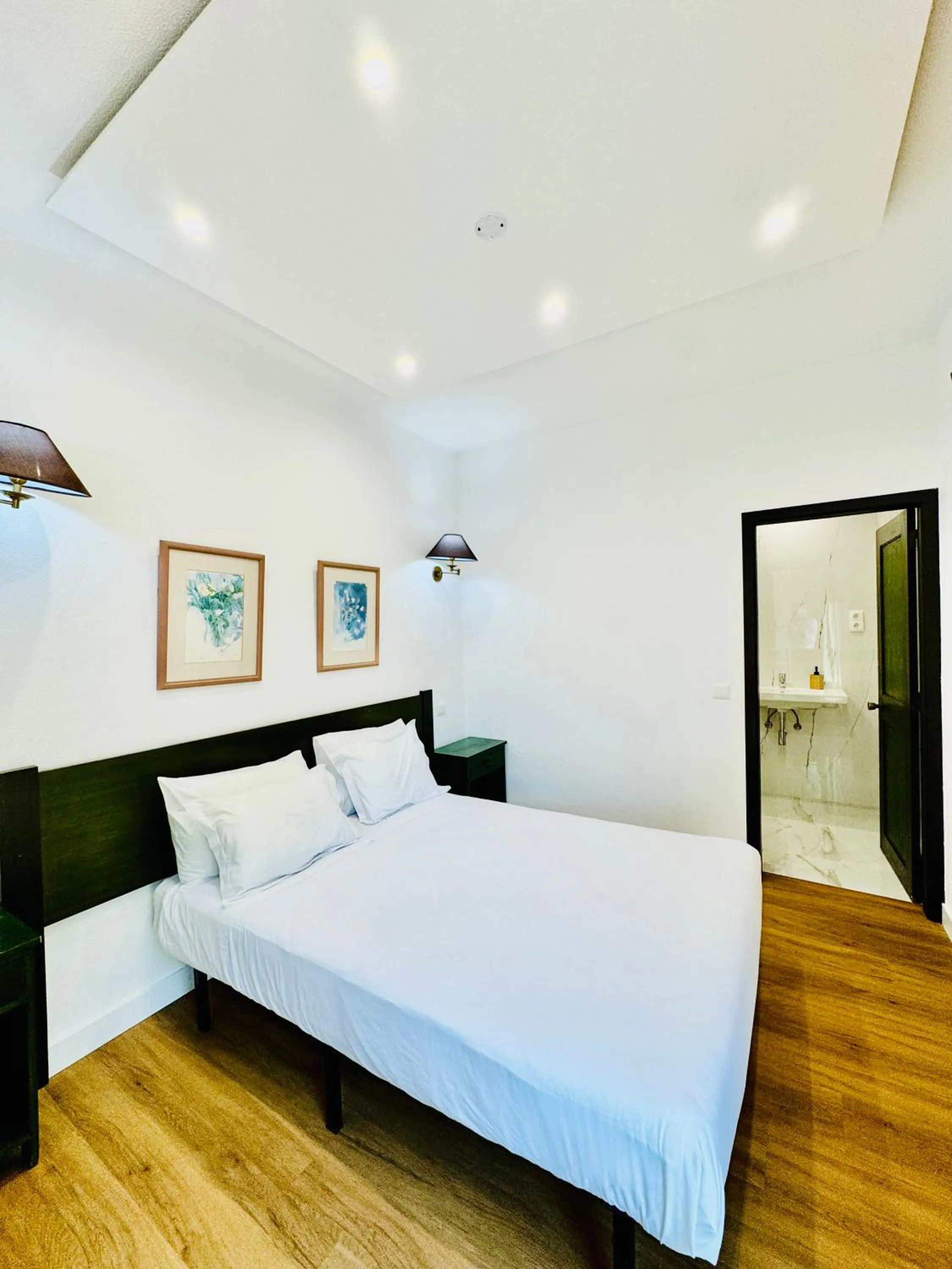 Bed in VALE MAR Guest