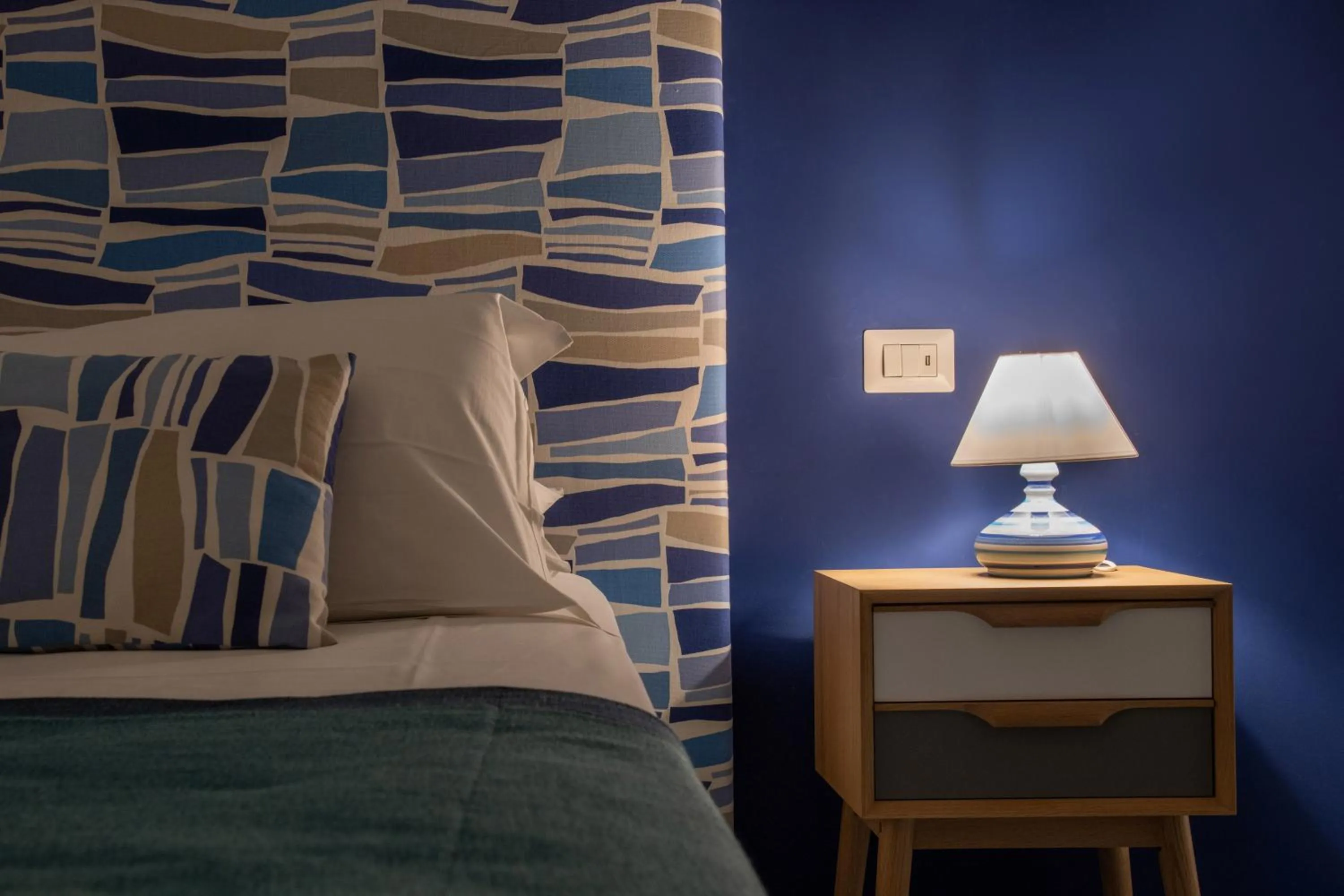 Decorative detail, Bed in Aquae Romanae Piazza Lauro