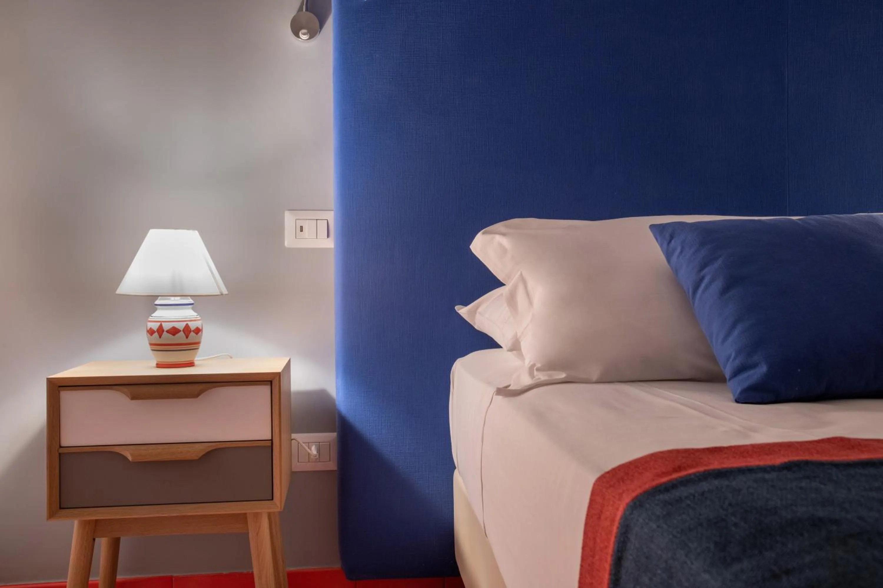 Decorative detail, Bed in Aquae Romanae Piazza Lauro