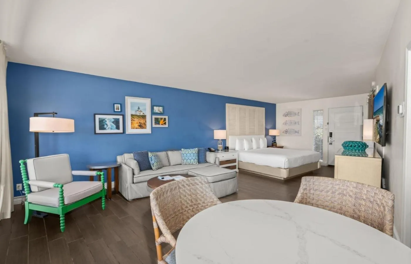 Bedroom, Bed in Paradise Point Resort & Spa