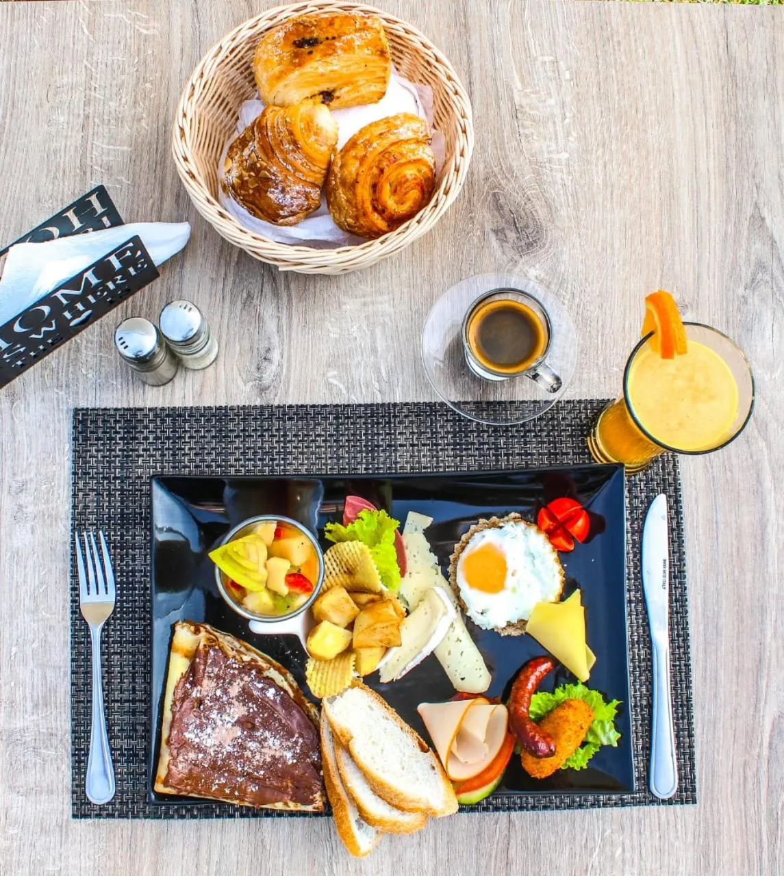 Breakfast, Food in KENZ MEHDIA Hôtel Ressort