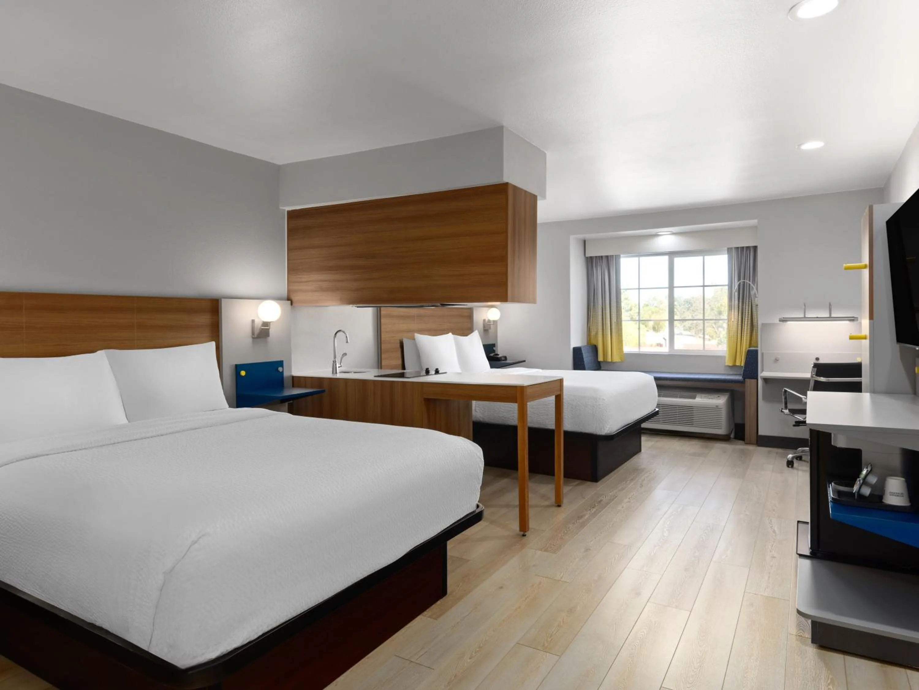 Bed in Microtel Inn & Suites by Wyndham Tracy