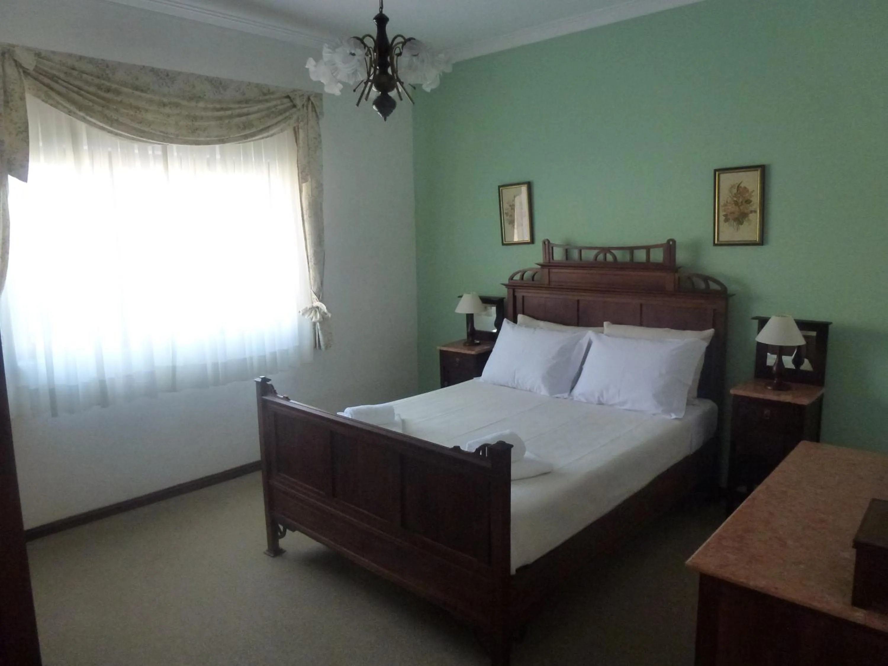 Double Room with Shared Bathroom - single occupancy in Home of pilgrims d`Apúlia