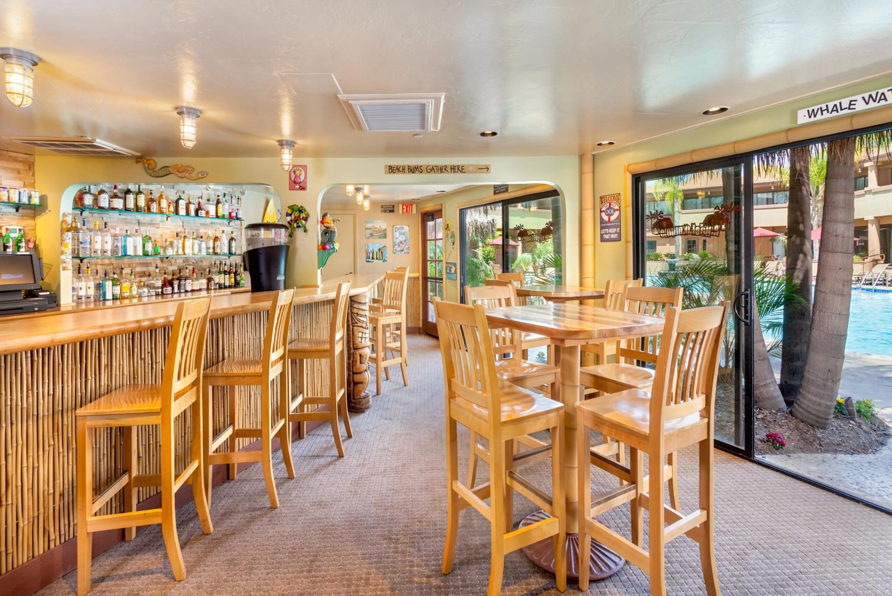 Restaurant/places to eat in Handlery Hotel San Diego