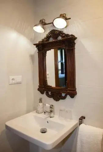 Twin Room with Terrace - single occupancy in El Mirador de Bendones Twin Room with Terrace - single occupancy in El Mirador de Bendones