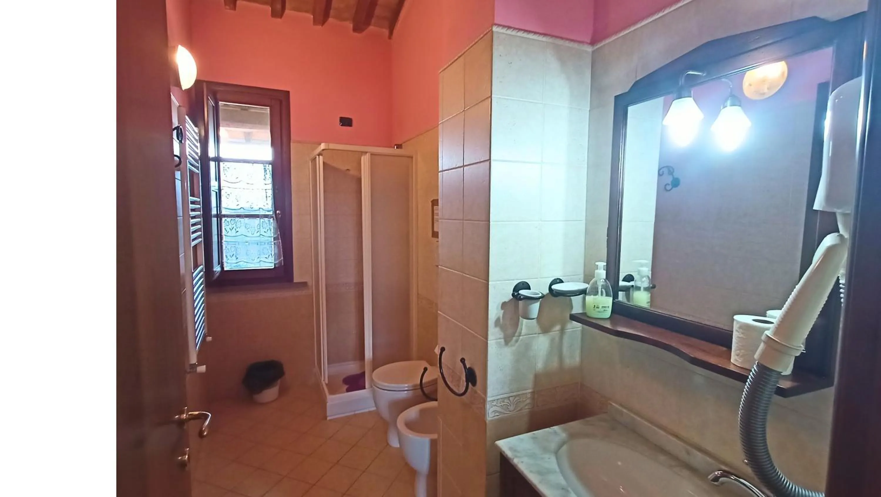 Shower in il Chiassetto Agriturismo No Kids