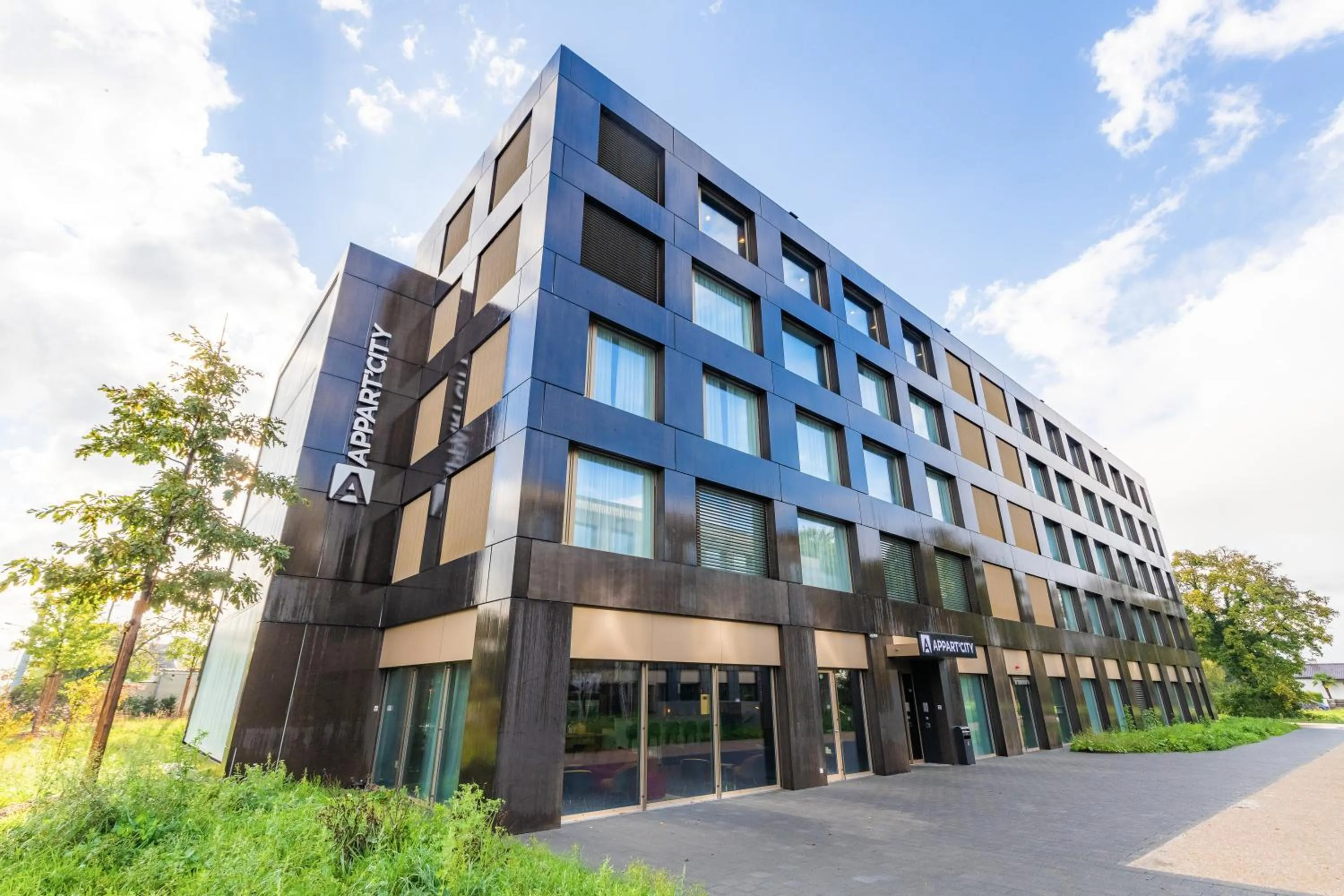 Property building in Appart'City Collection Genève Aéroport - Vernier