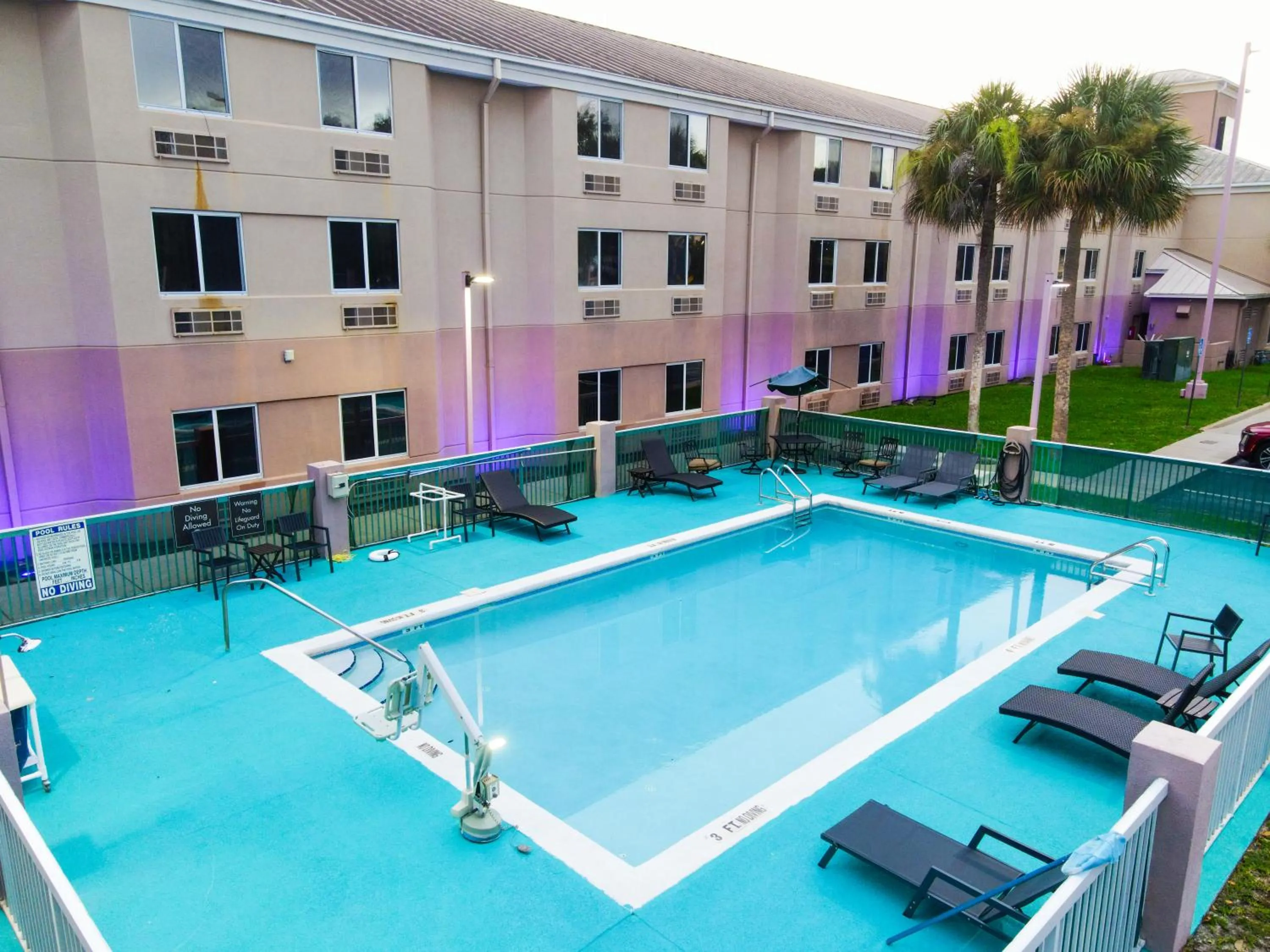 Swimming pool in Sleep Inn Ormond Beach - Daytona