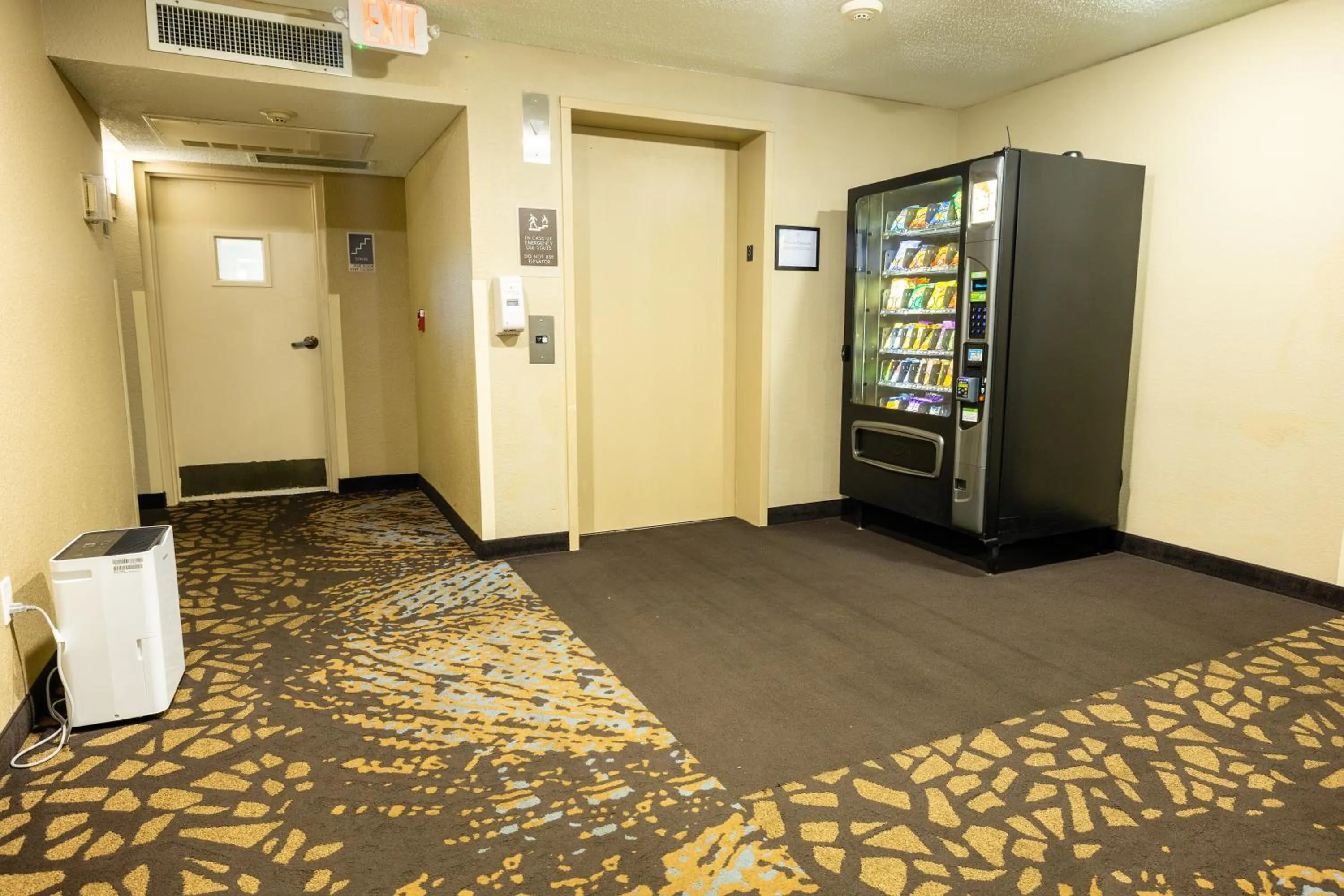 vending machine in Sleep Inn Ormond Beach - Daytona