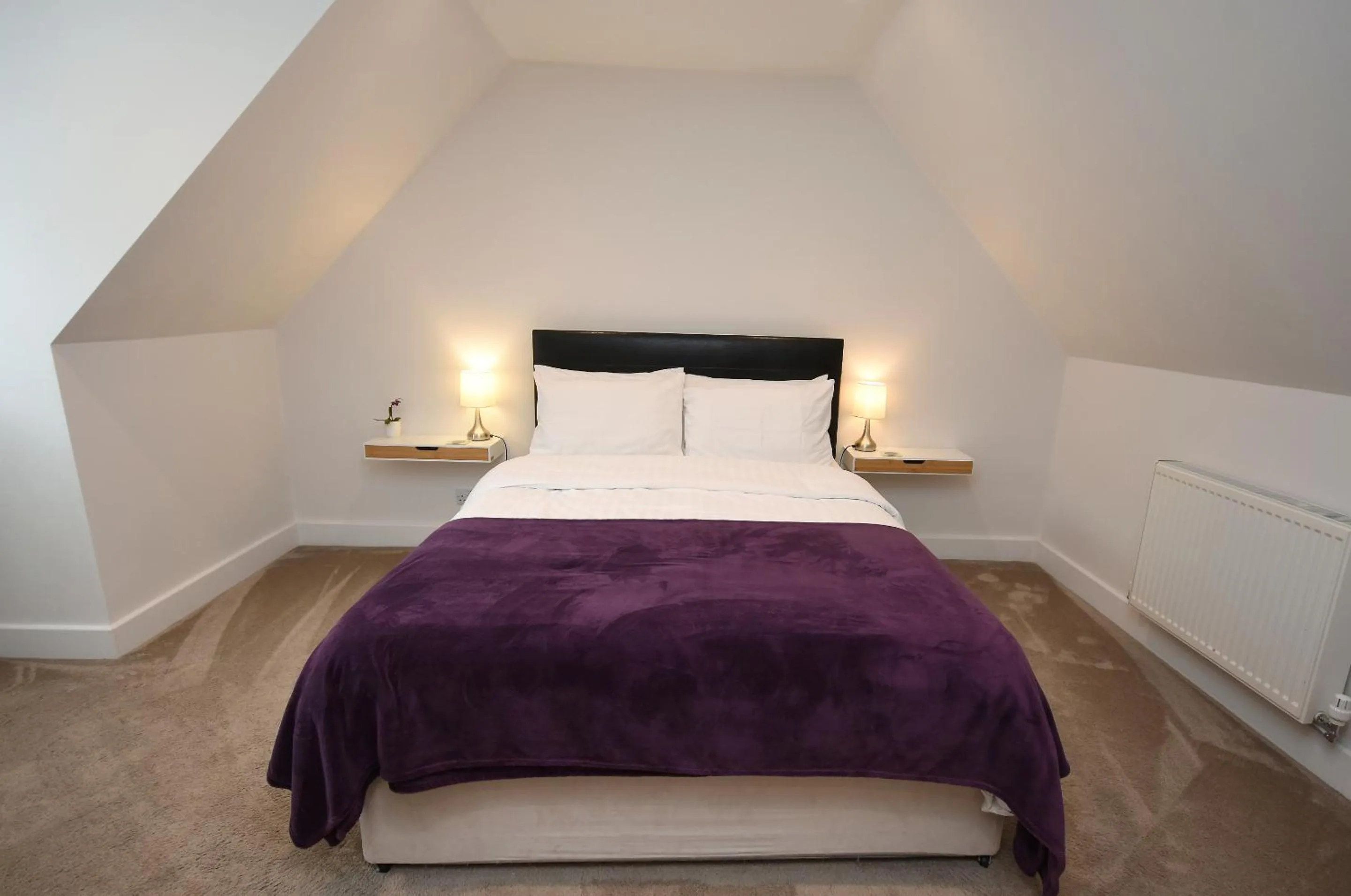 Bedroom, Bed in Apple Tree Place B&B