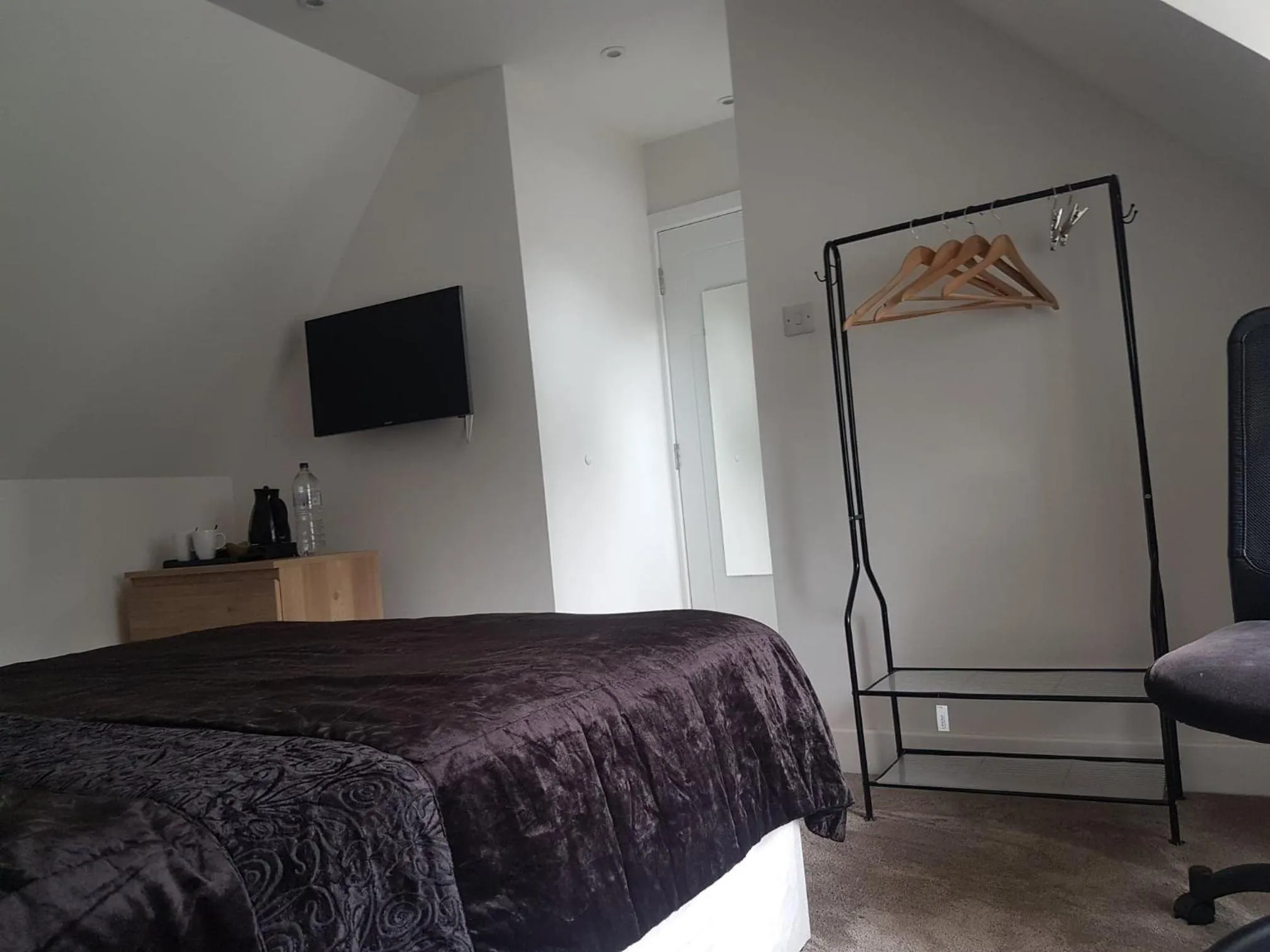 Bedroom, Bed in Apple Tree Place B&B