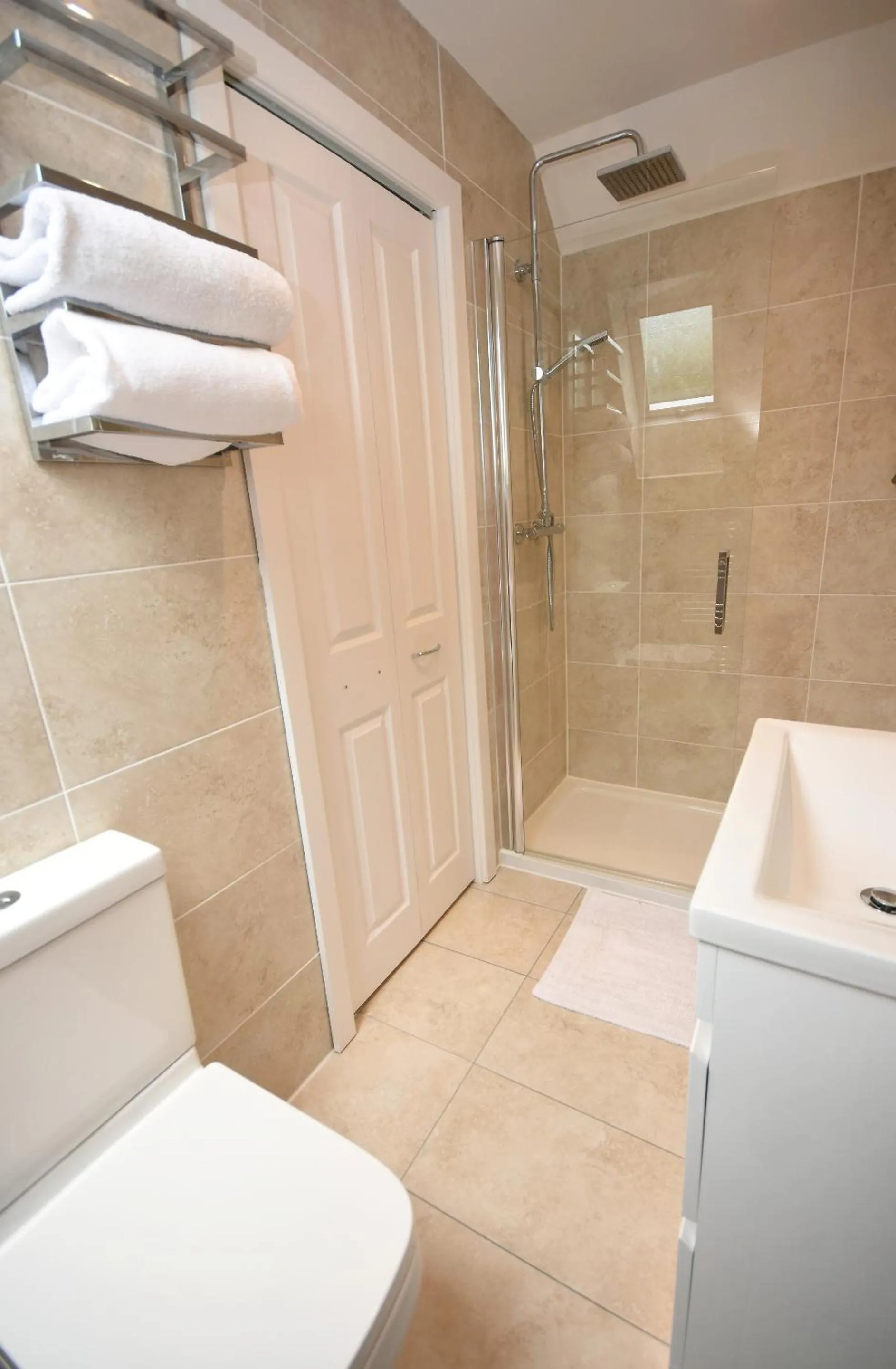 Bathroom in Apple Tree Place B&B