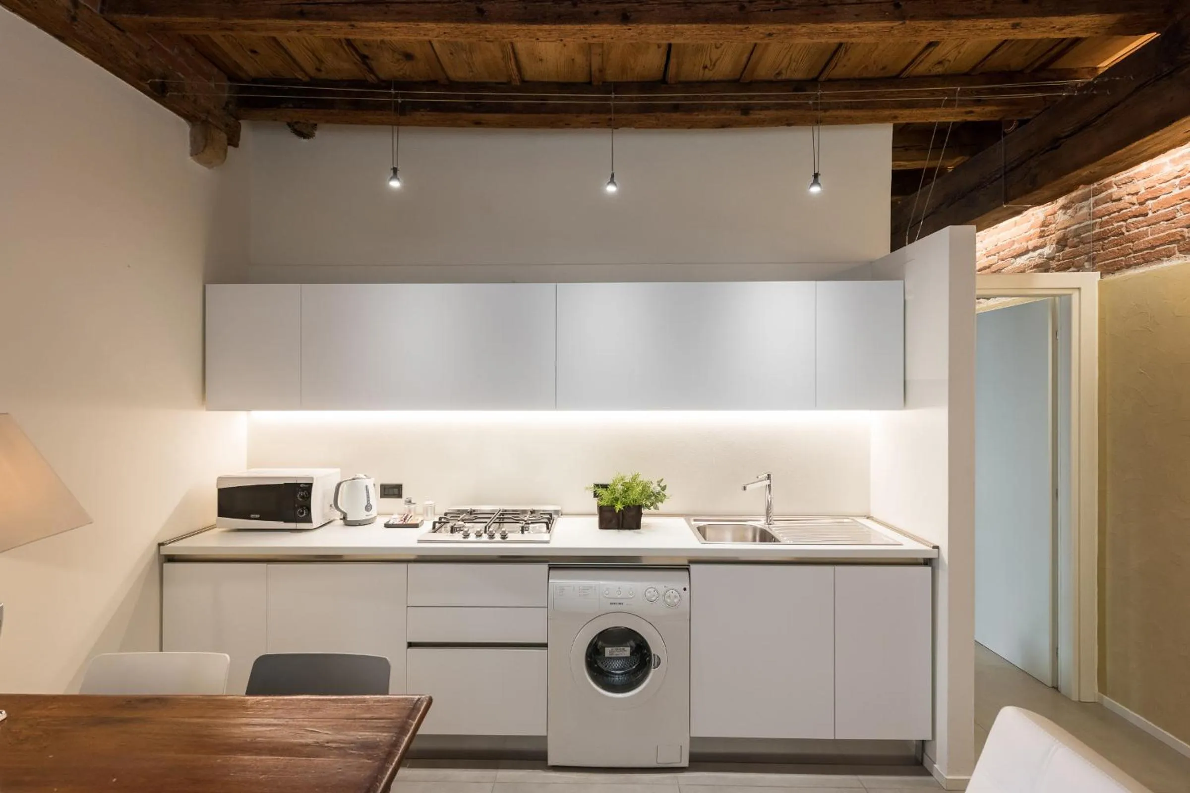 Kitchen or kitchenette in Il Vicolo Aparthotel Verona