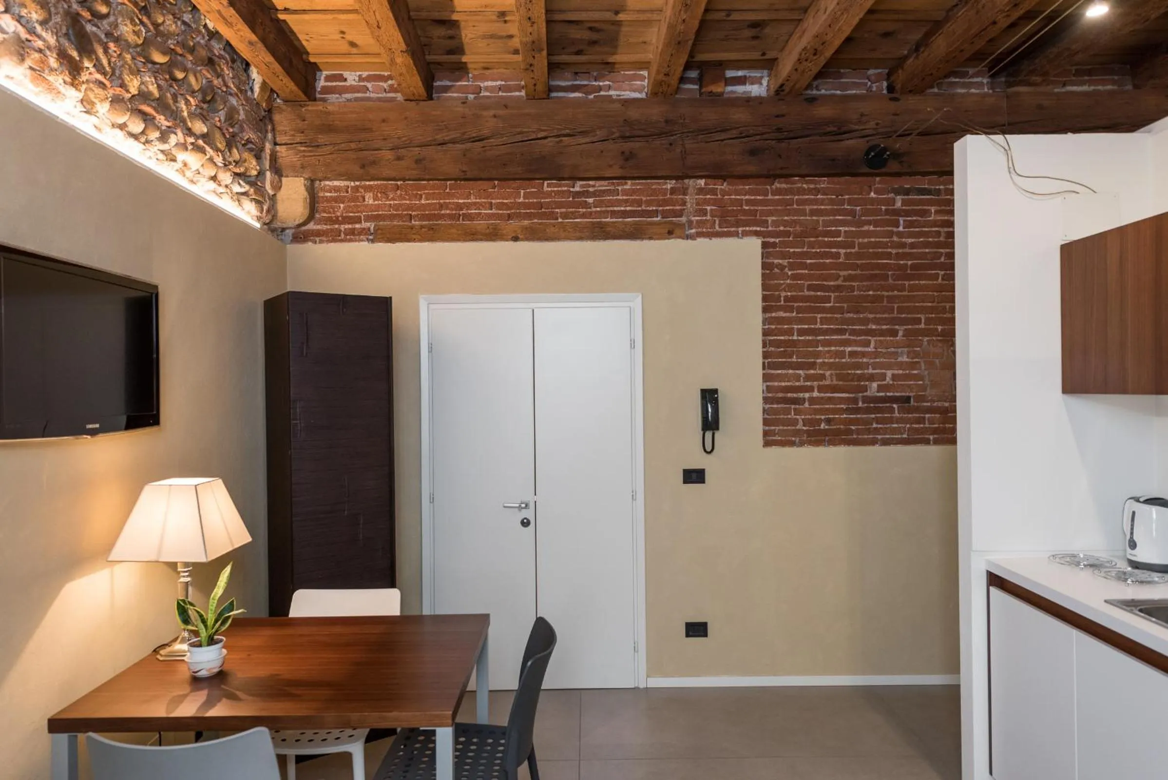 Kitchen or kitchenette in Il Vicolo Aparthotel Verona