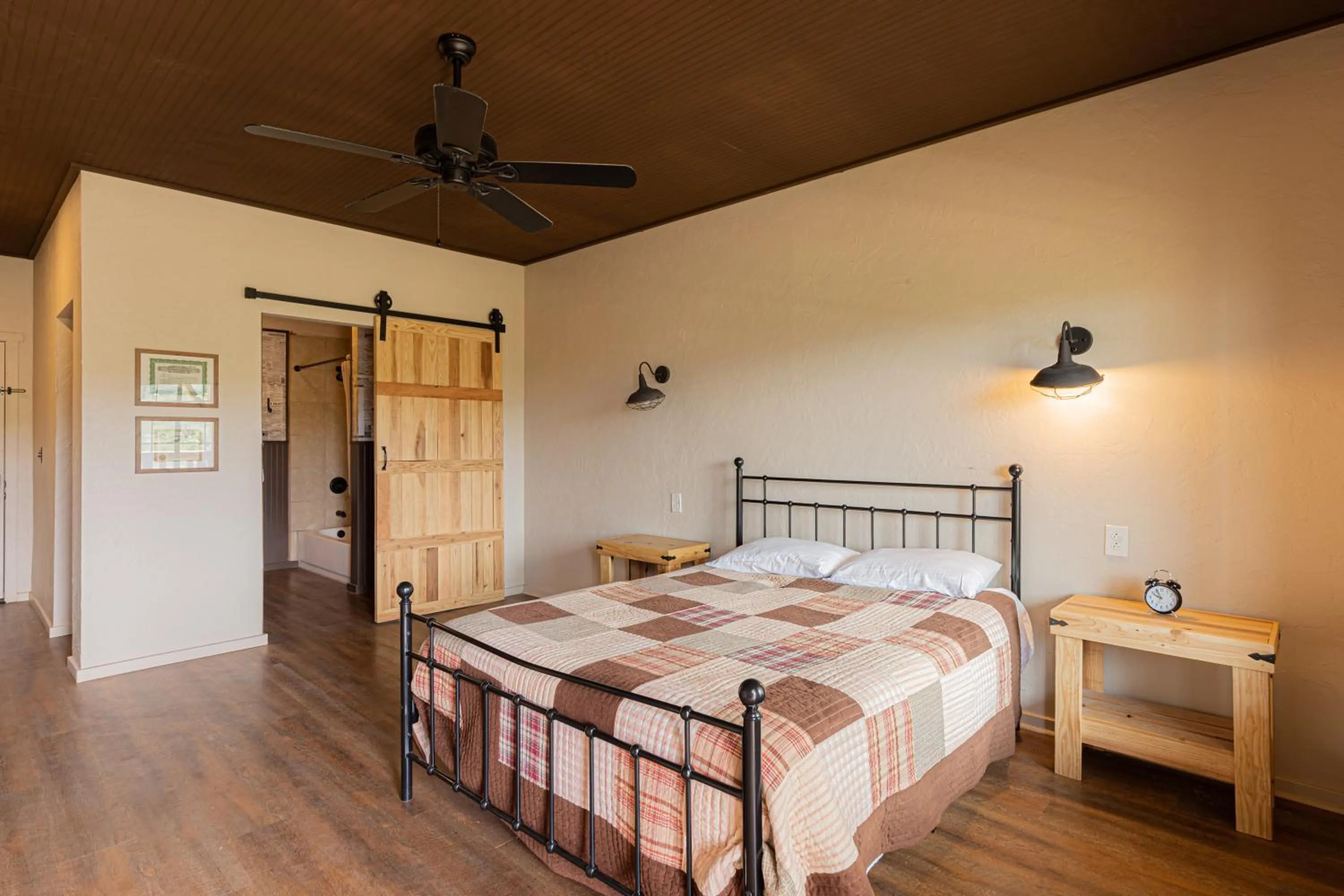 Bed in -Pet Friendly- Miners Cabin #5 -Two Double Beds - Private Balcony