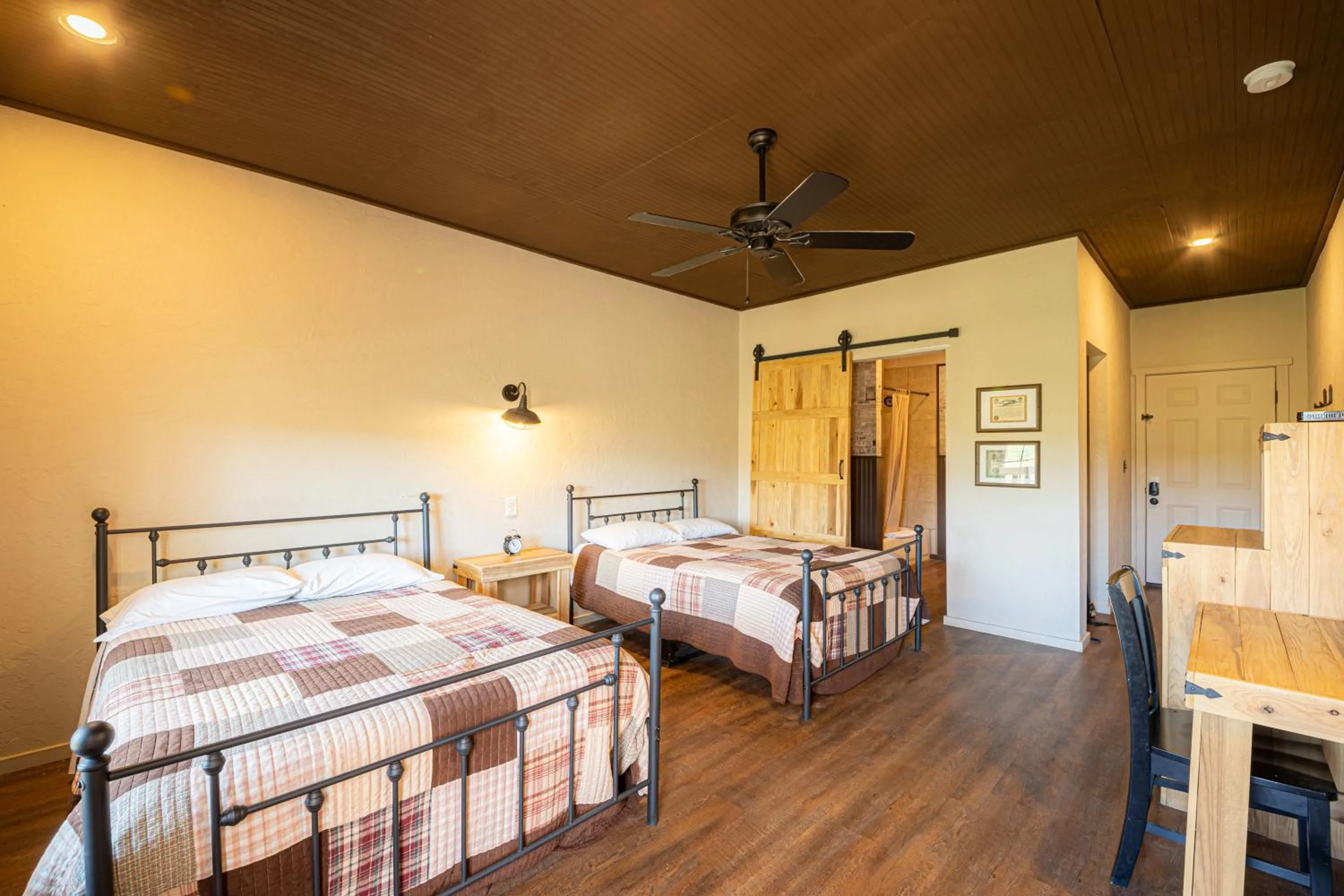 Bed in -Pet Friendly- Miners Cabin #5 -Two Double Beds - Private Balcony