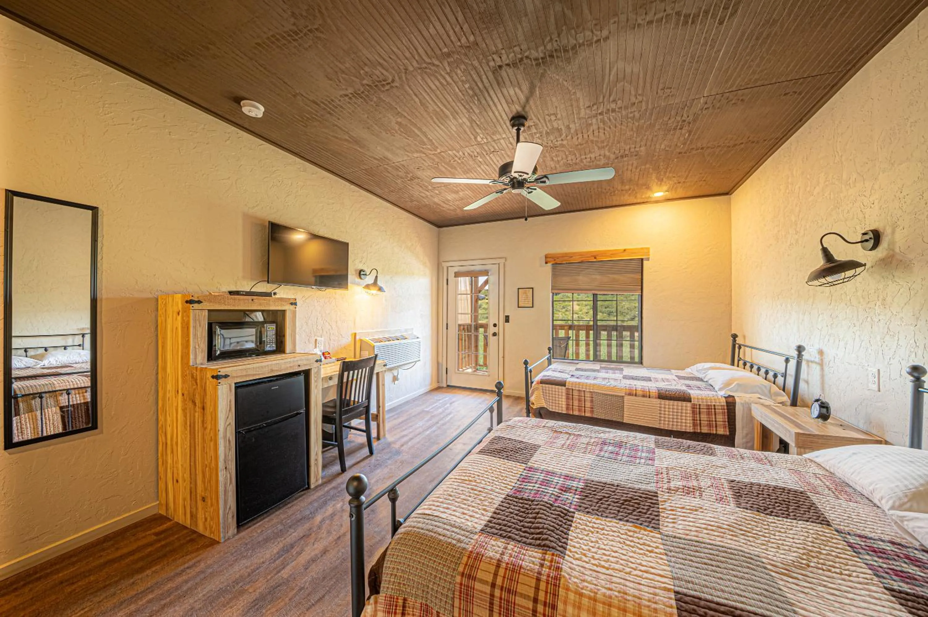 Bed in -Pet Friendly- Miners Cabin #5 -Two Double Beds - Private Balcony