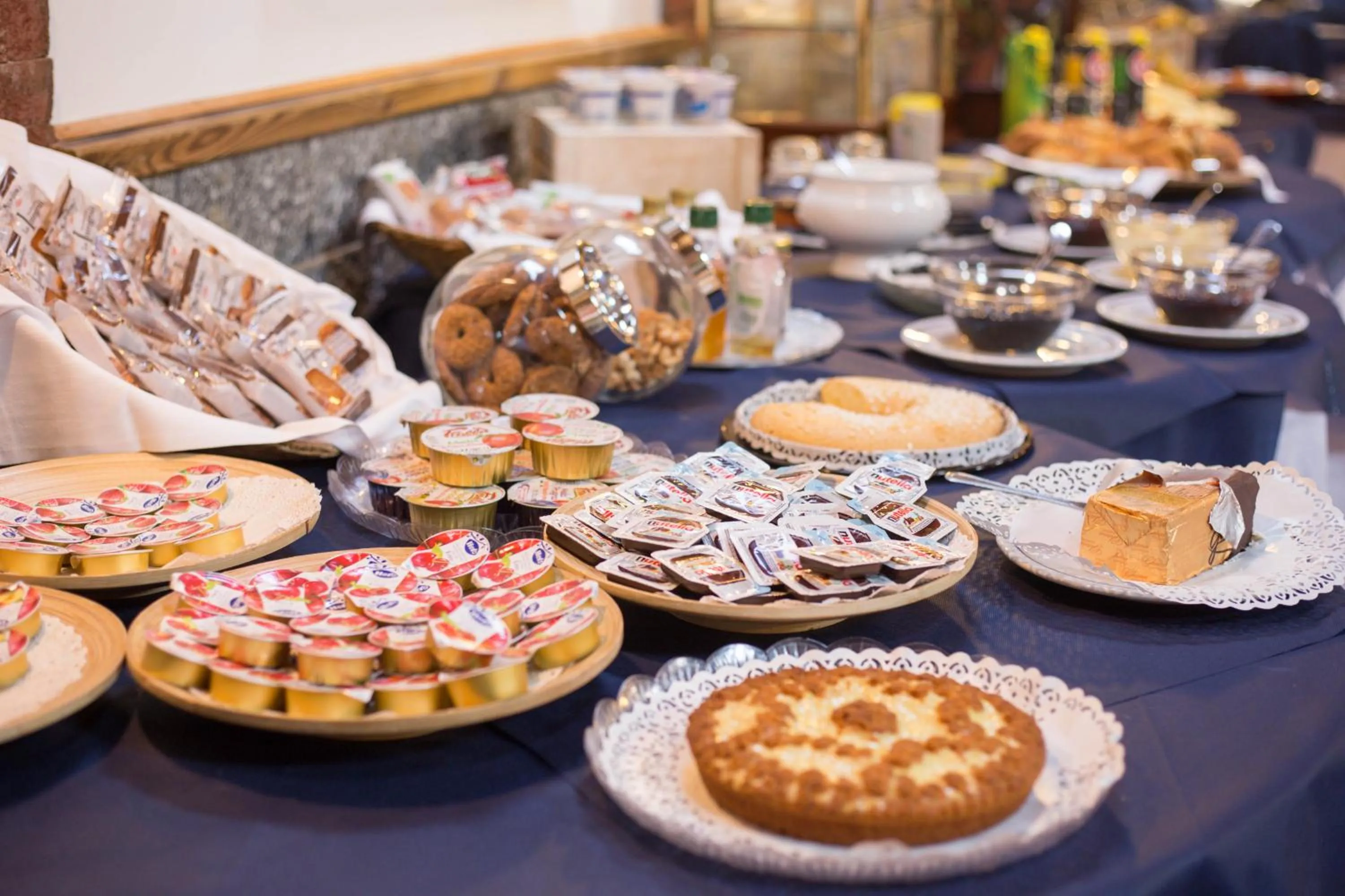 Buffet breakfast in Hotel Ristorante La Perla