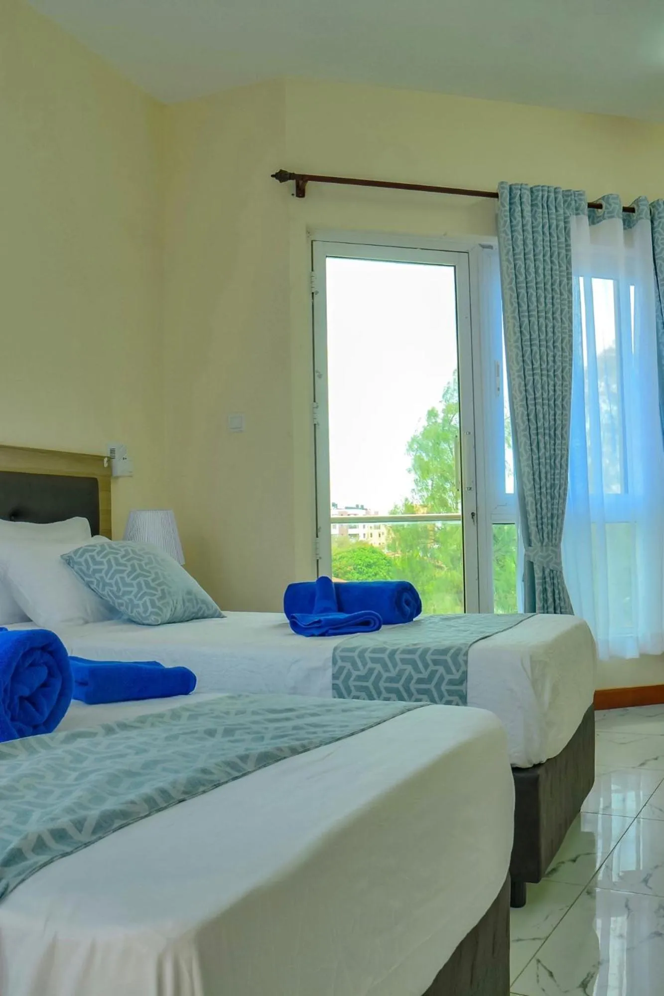 Photo of the whole room, Bed in Fenns Cozy Apartment - Nyali