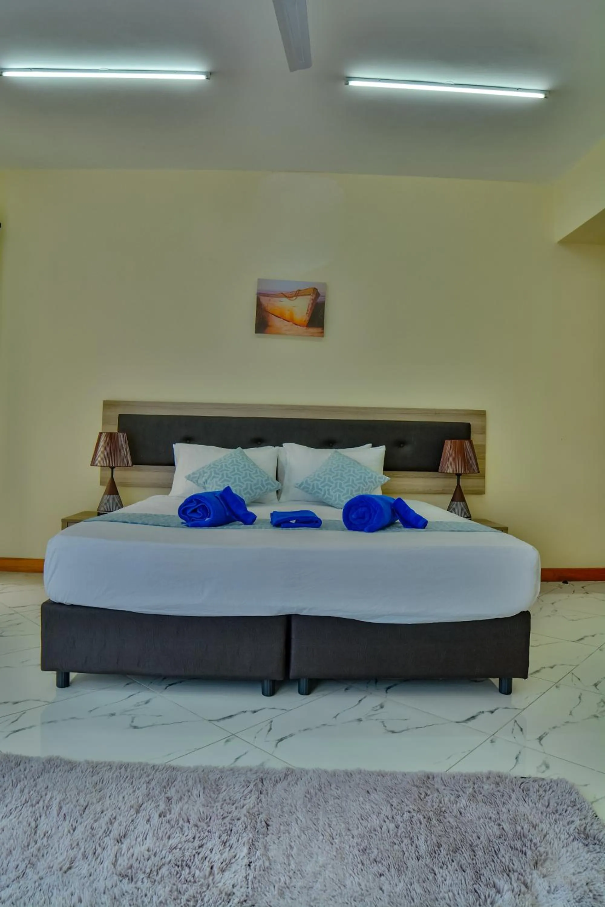 Photo of the whole room, Bed in Fenns Cozy Apartment - Nyali