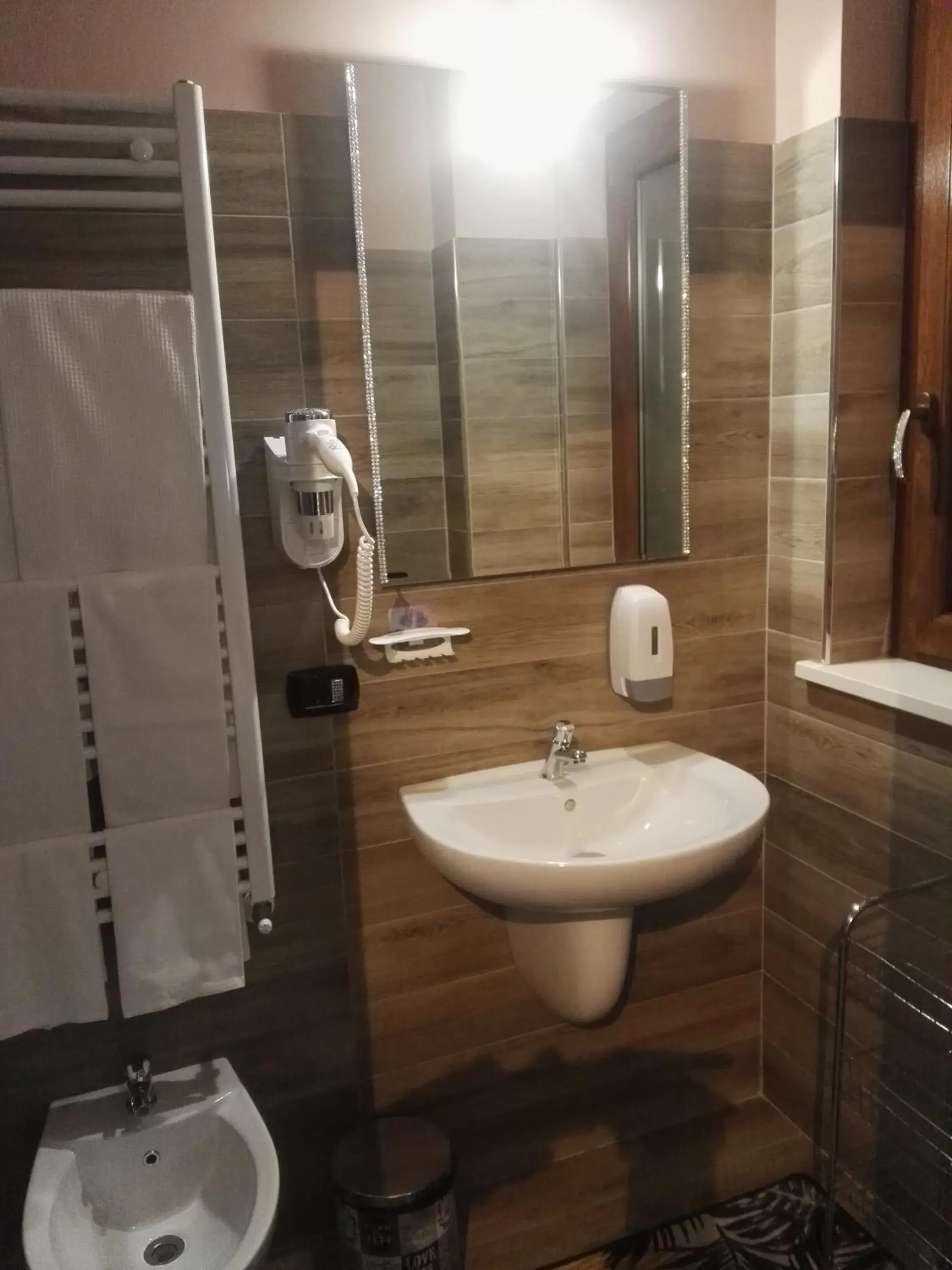 Double Room with Private Bathroom in Lilium Double Room with Private Bathroom in Lilium