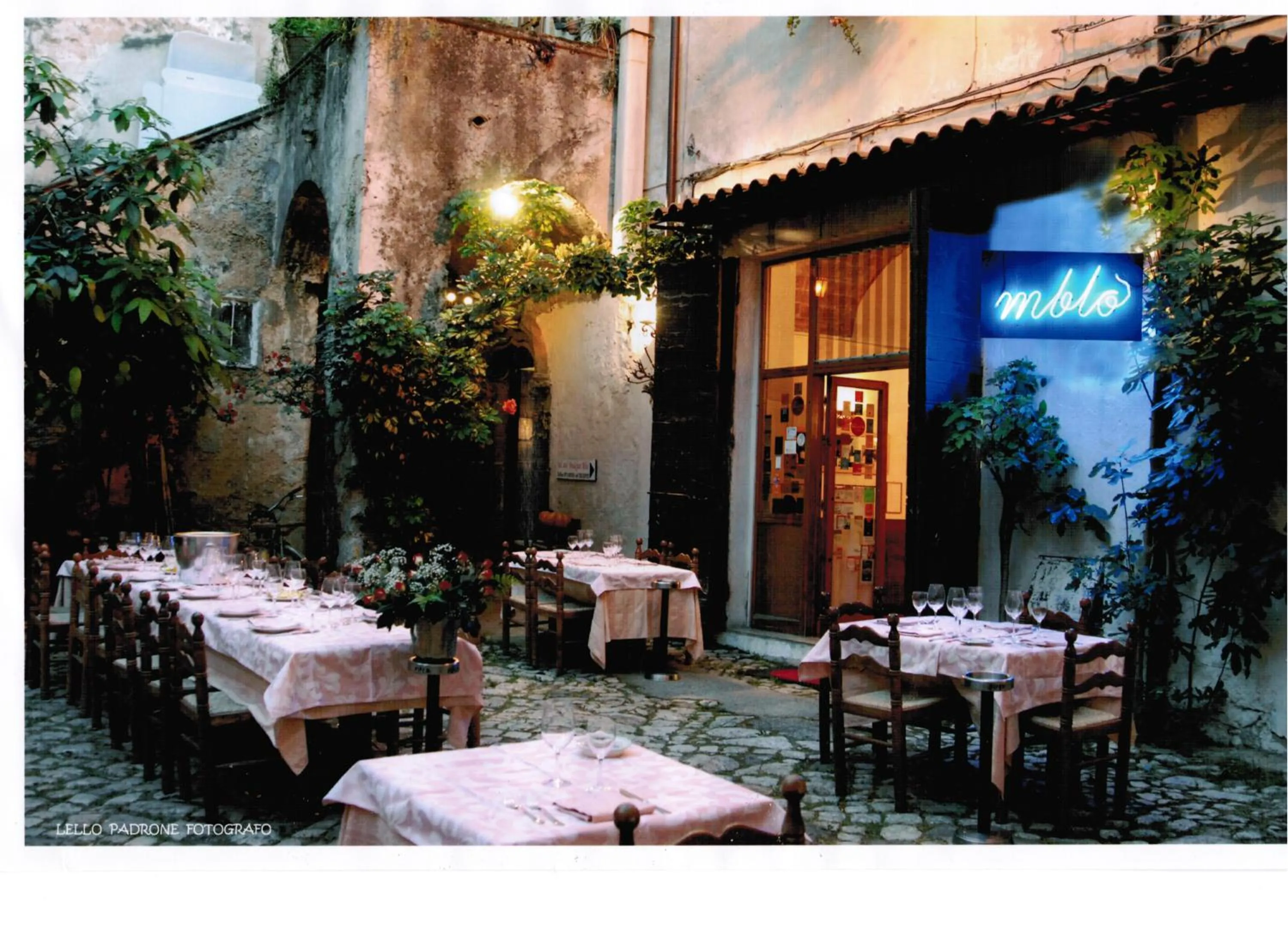 Restaurant/places to eat in Bed And Breakfast Mblò