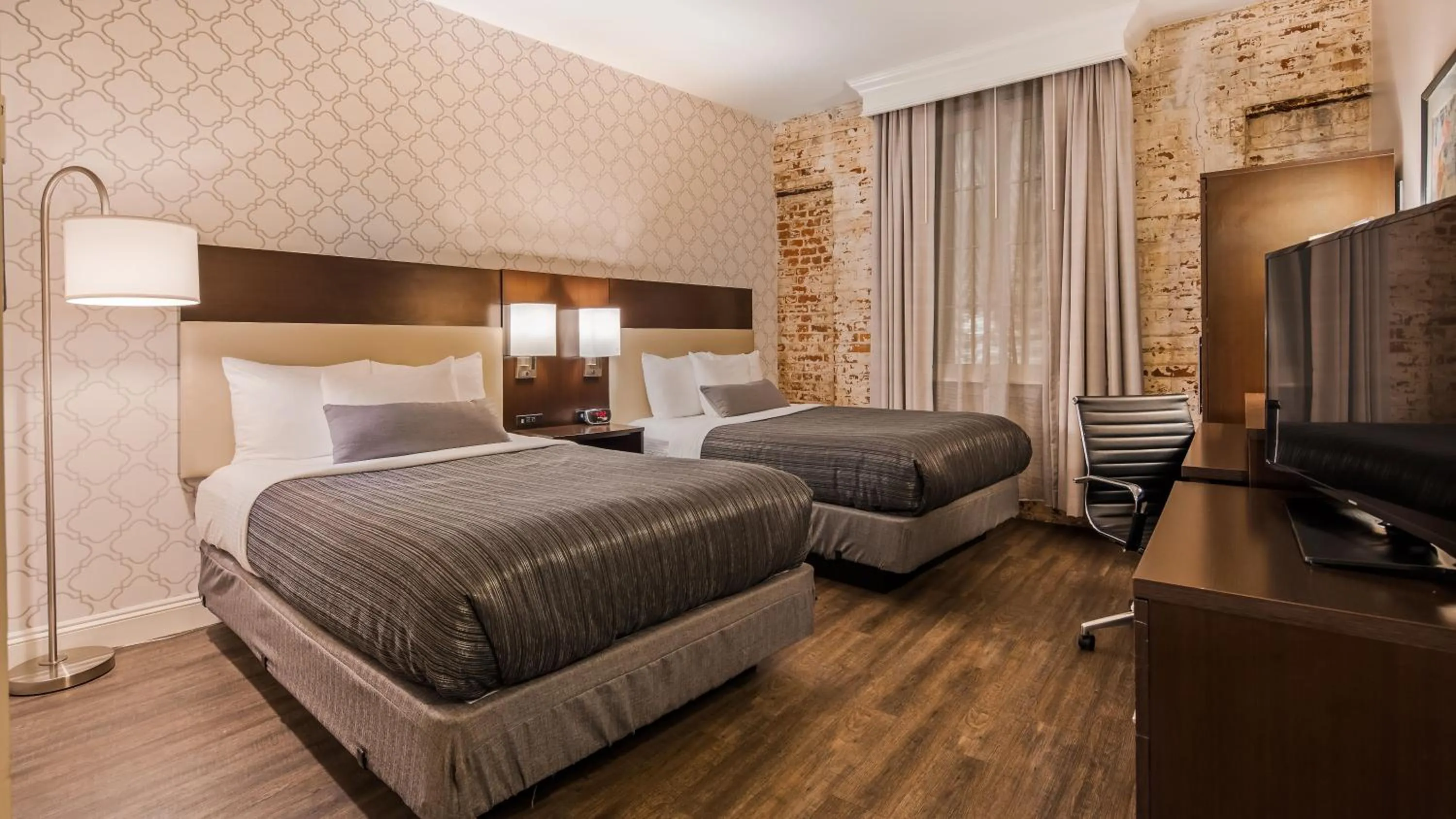 Bedroom, Bed in Best Western Plus St. Christopher Hotel