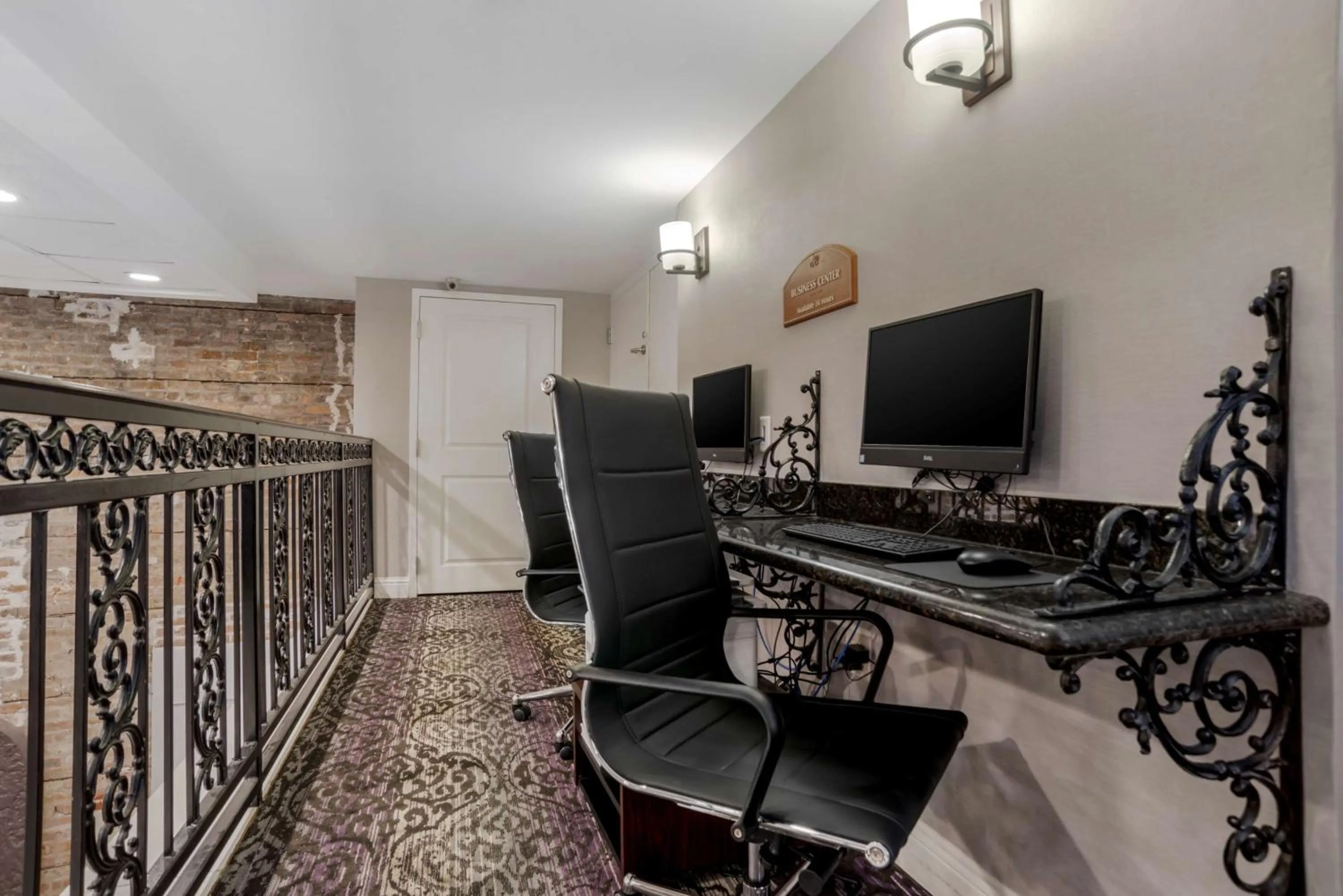 Business facilities in Best Western Plus St. Christopher Hotel