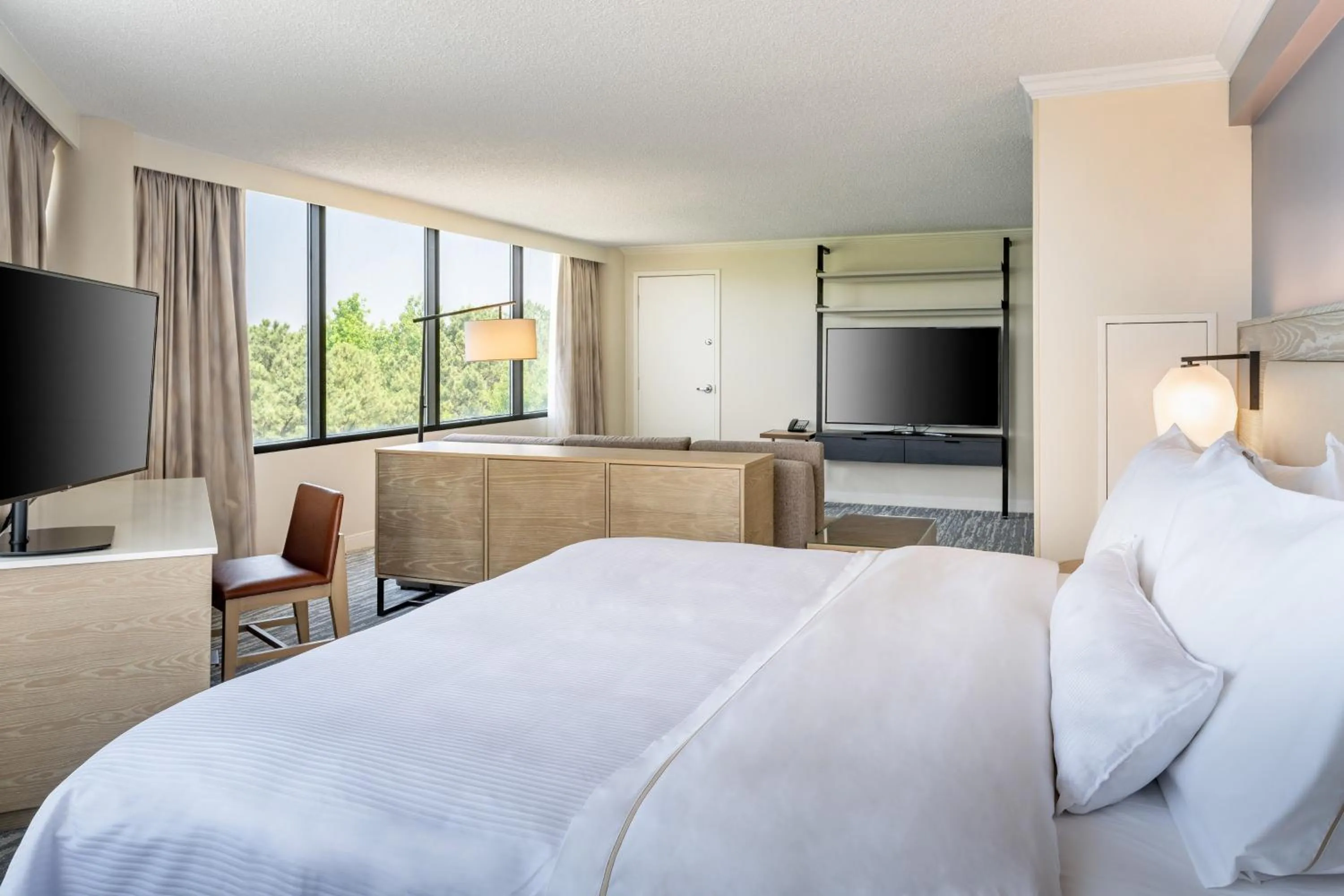 Bedroom, Bed in The Westin Atlanta Airport
