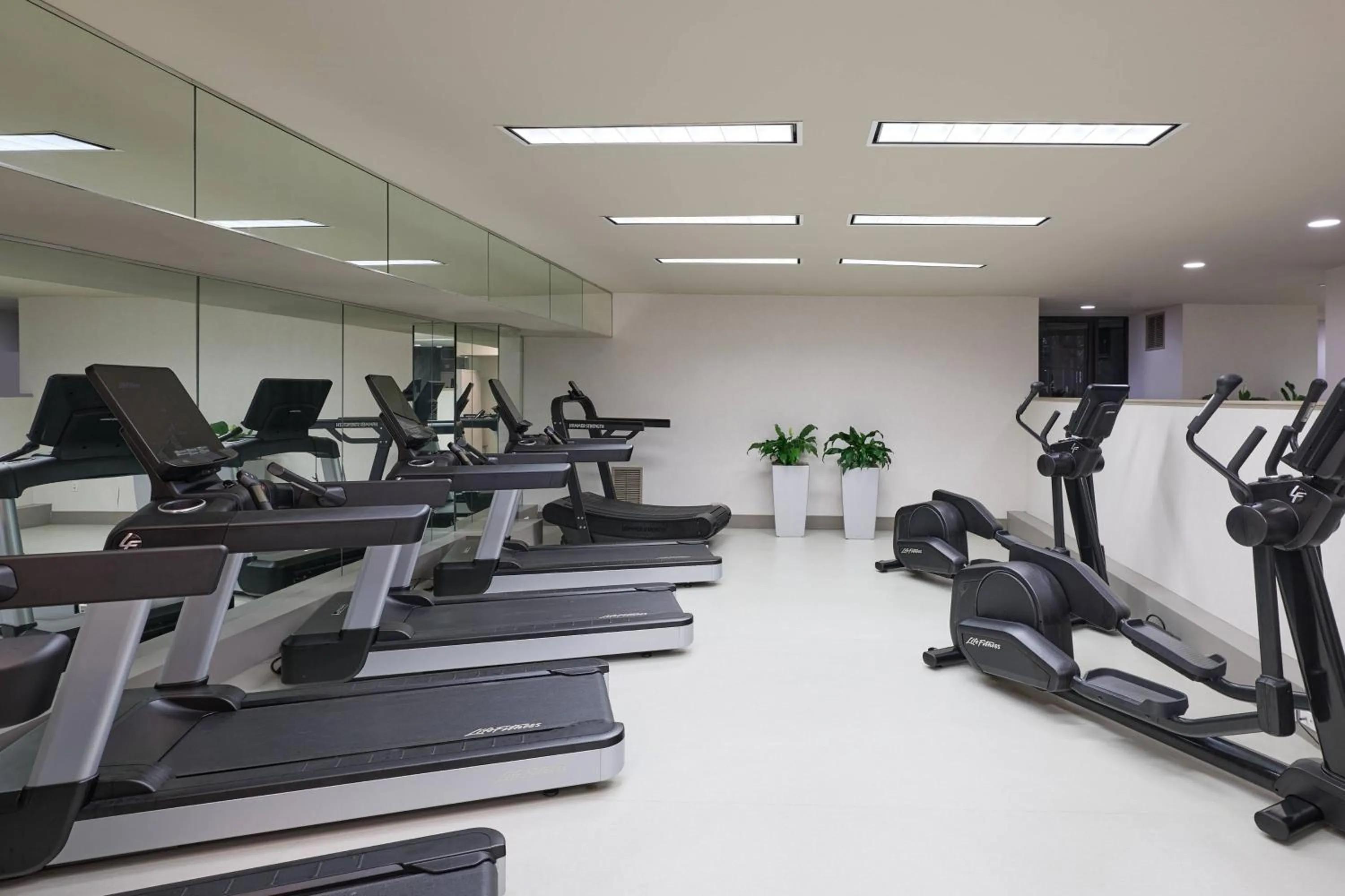 Fitness centre/facilities in The Westin Atlanta Airport