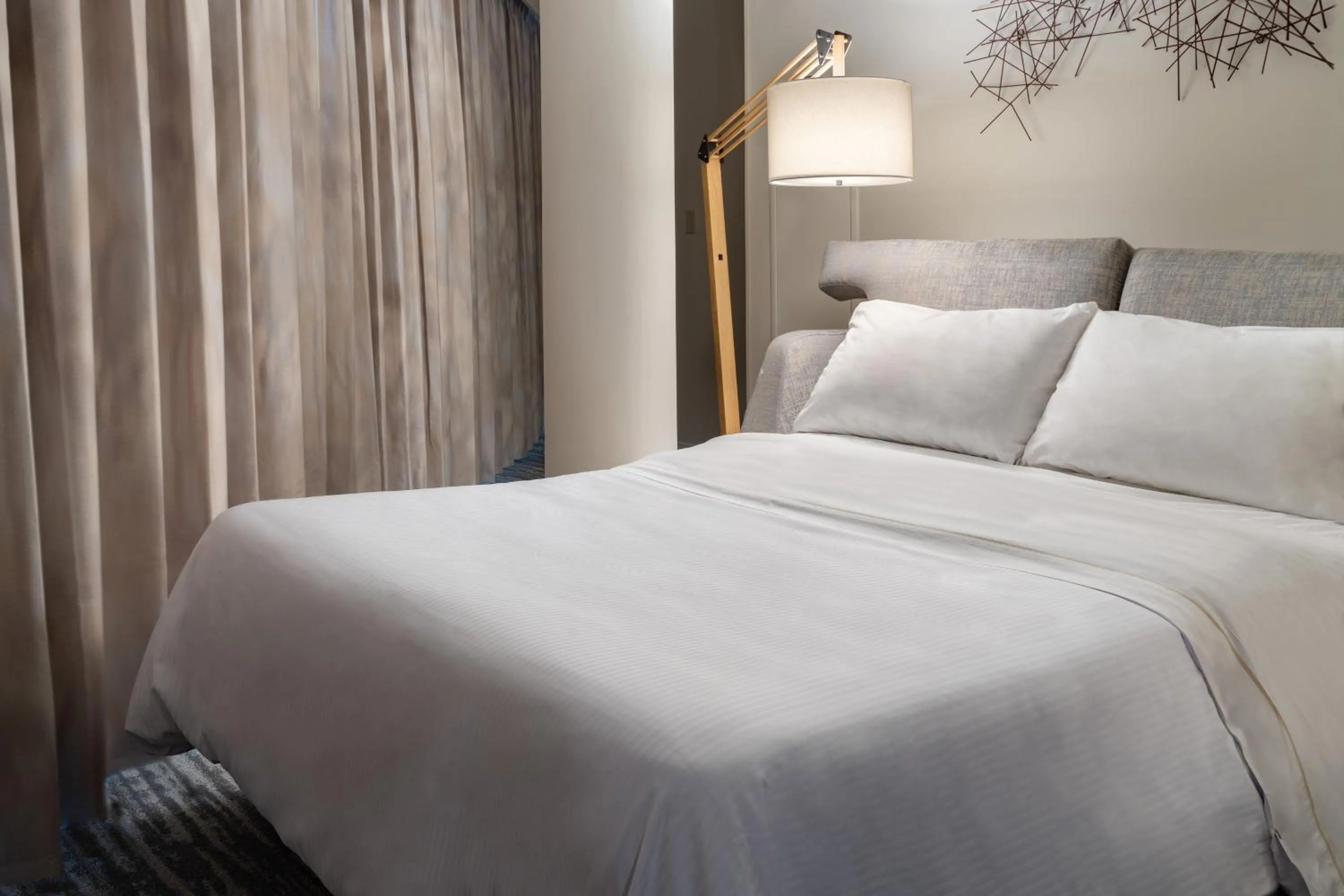 Bedroom, Bed in The Westin Atlanta Airport