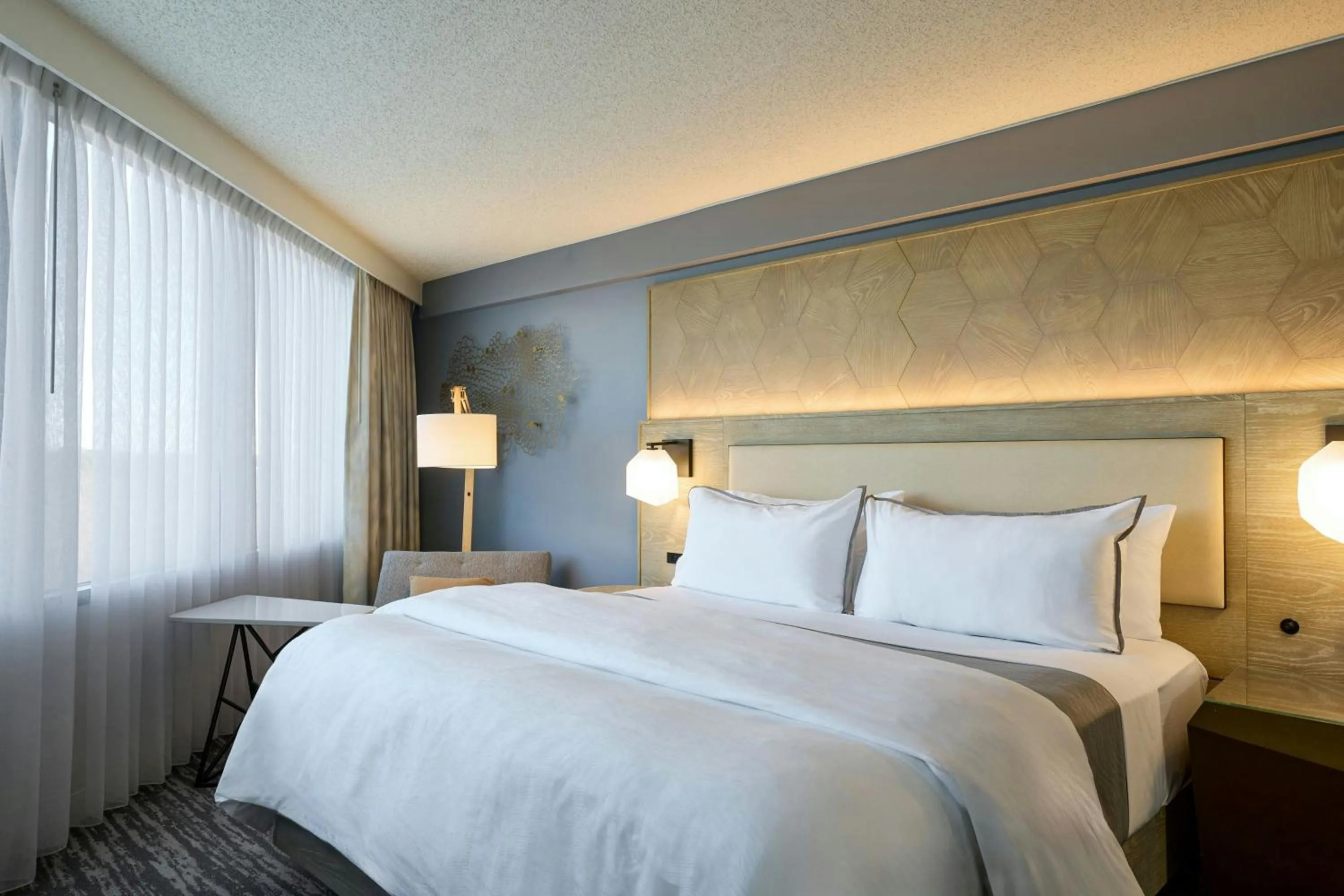 Photo of the whole room, Bed in The Westin Atlanta Airport