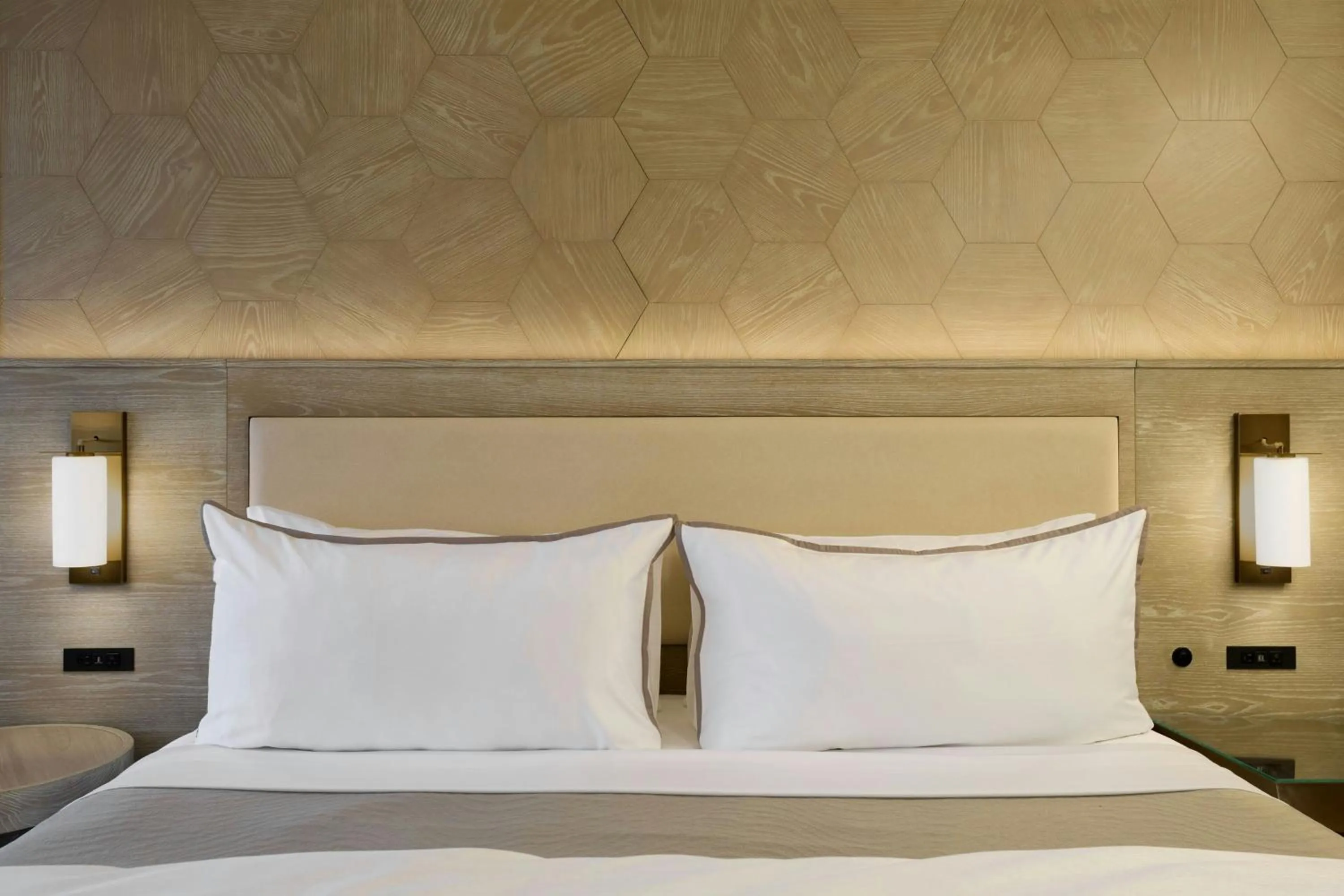 Bedroom, Bed in The Westin Atlanta Airport