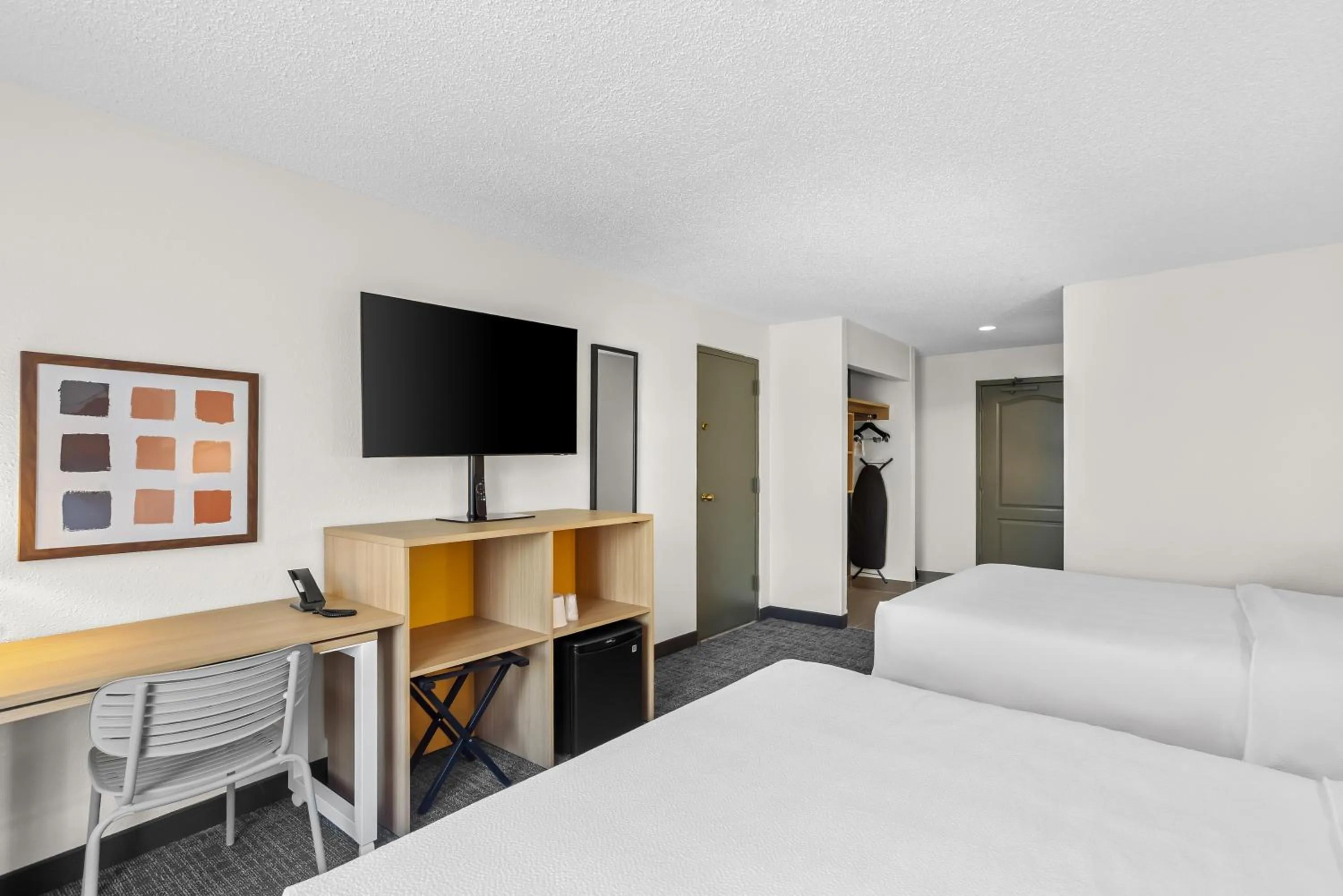 Bedroom, Bed in Spark by Hilton Des Plaines Chicago O'Hare