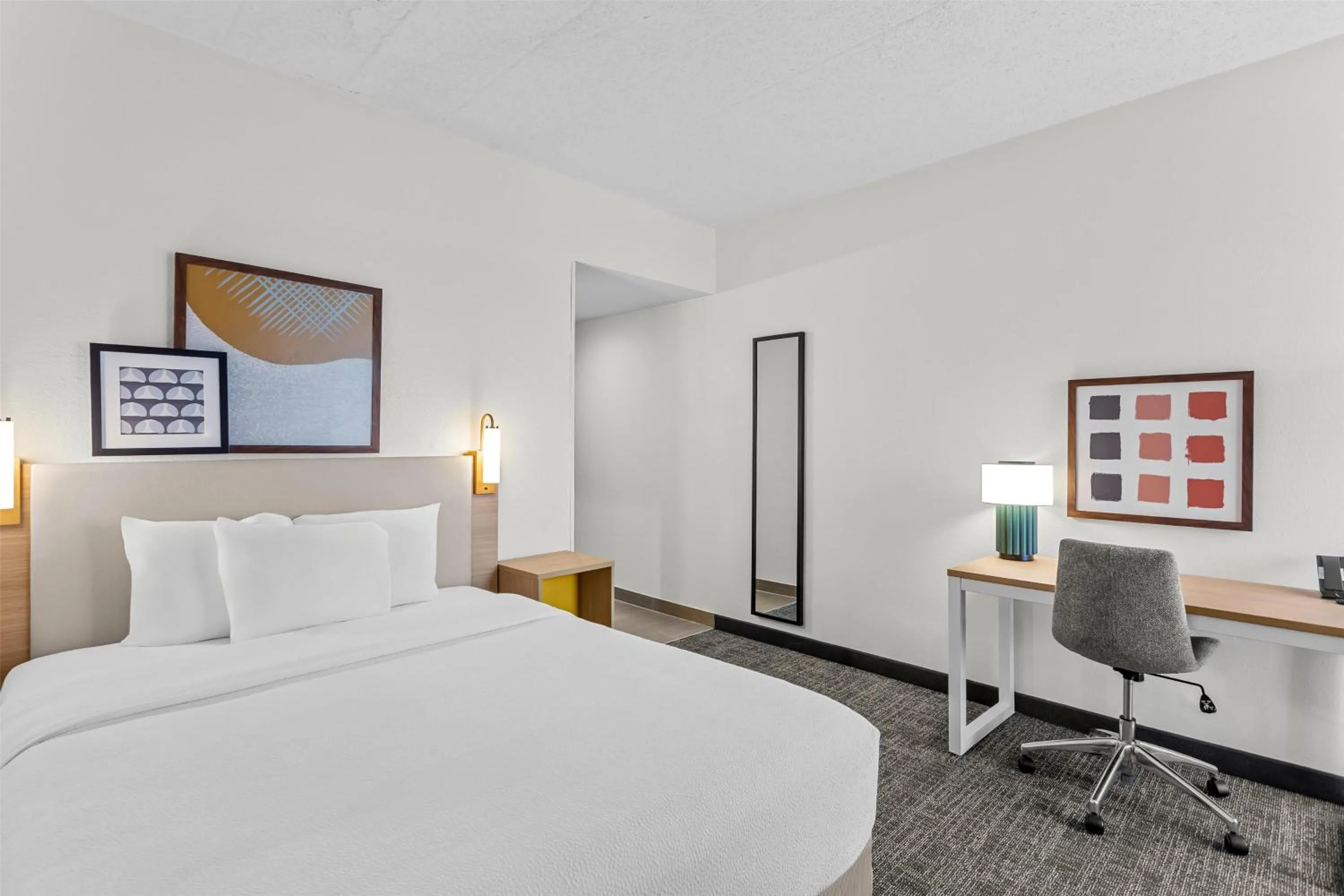 Bedroom, Bed in Spark by Hilton Des Plaines Chicago O'Hare