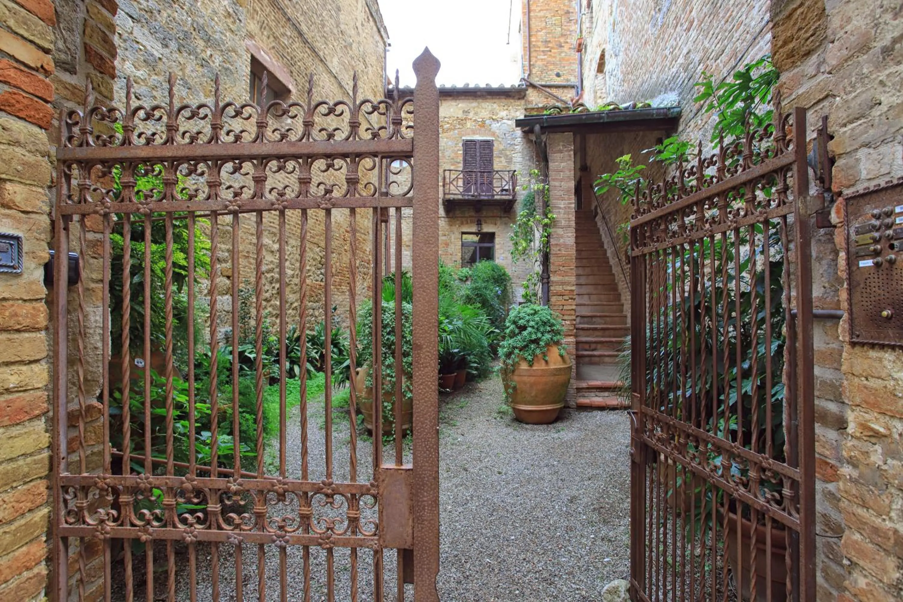 La Torre Nomipesciolini