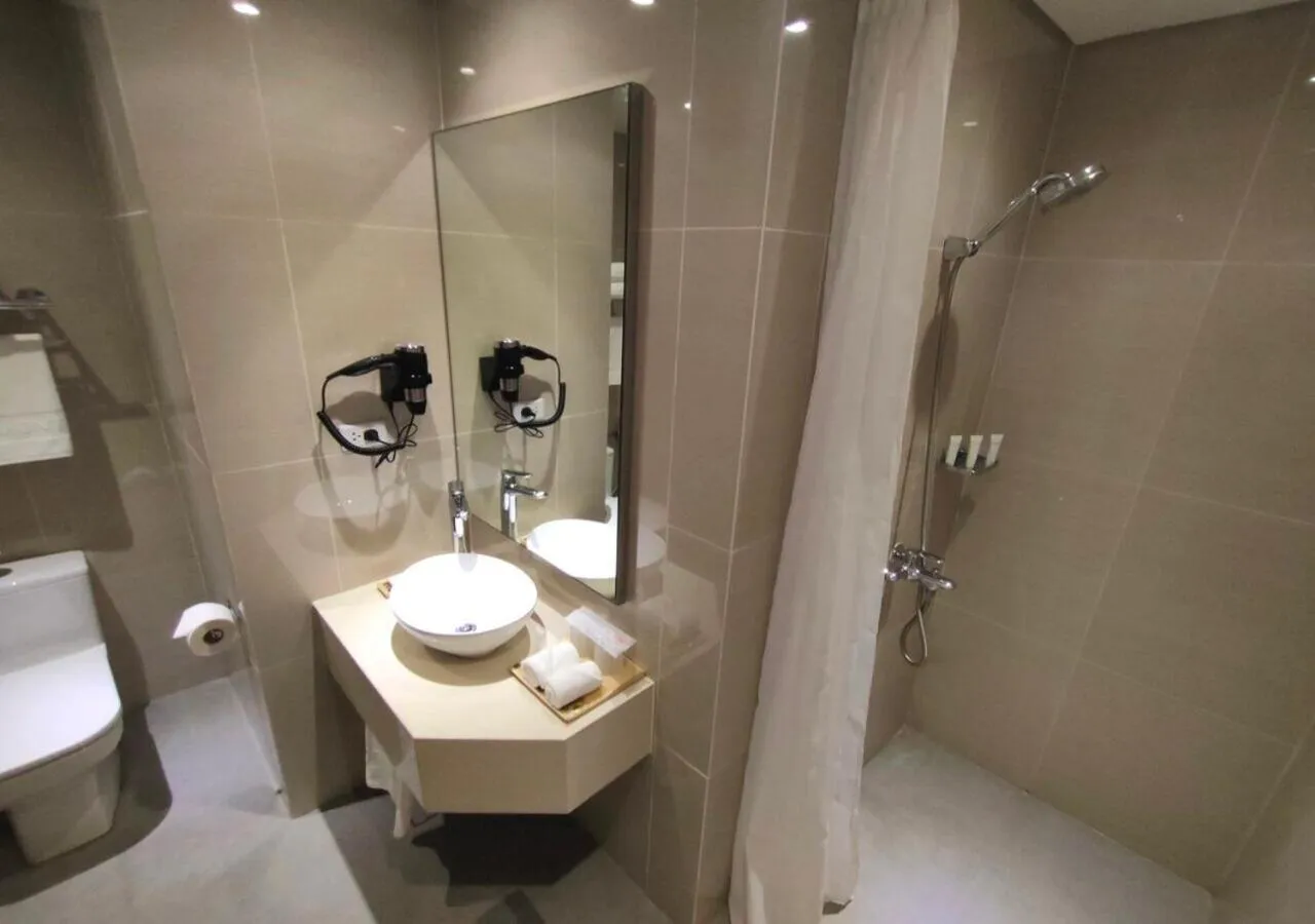 Shower in Belmont Hotel Boracay near Newcoast Beach