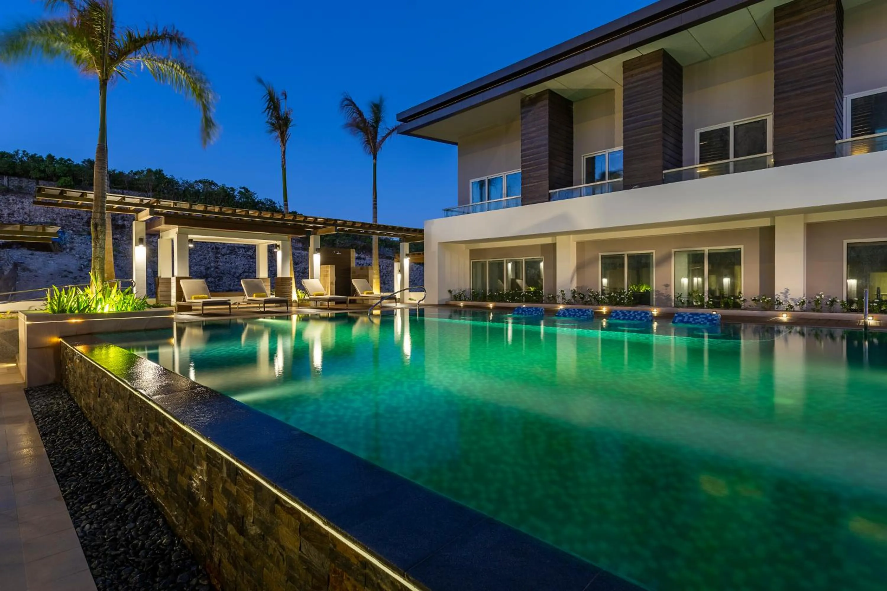 Swimming pool in Belmont Hotel Boracay near Newcoast Beach