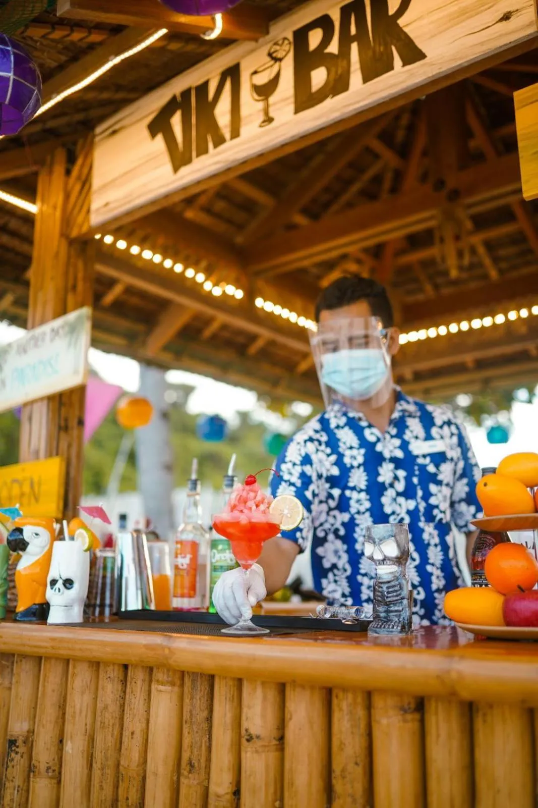 Lounge or bar in Belmont Hotel Boracay near Newcoast Beach