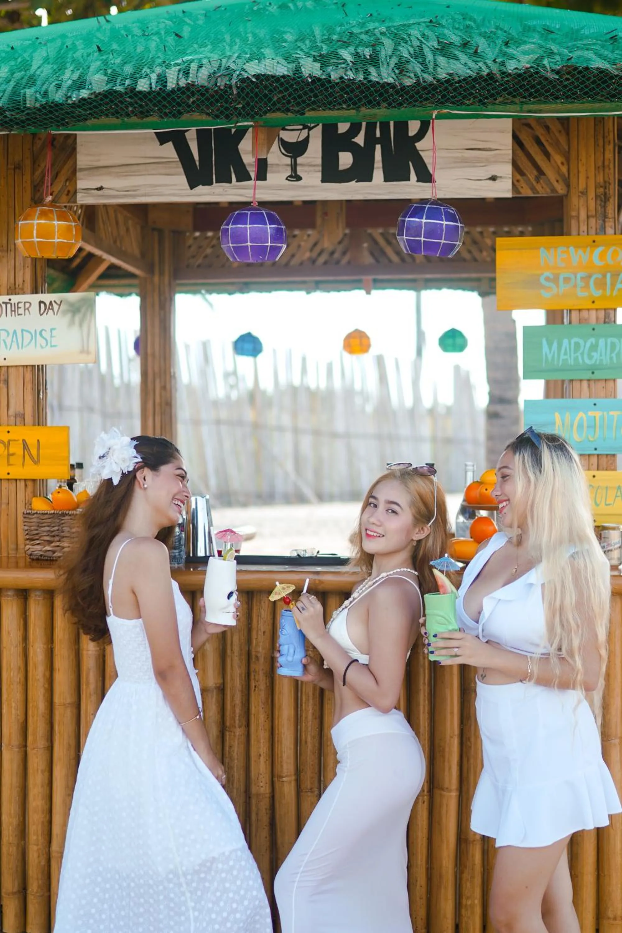 Lounge or bar in Belmont Hotel Boracay near Newcoast Beach