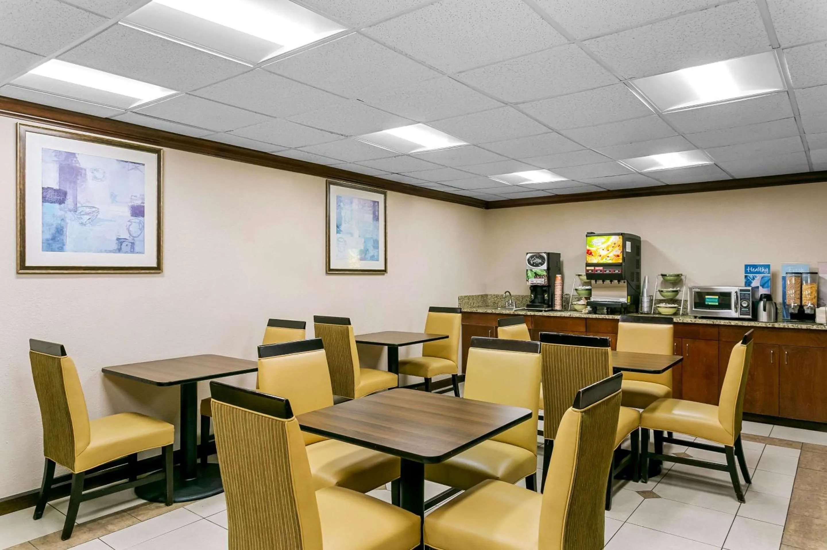 Breakfast in Quality Inn Jessup - Columbia South Near Fort Meade