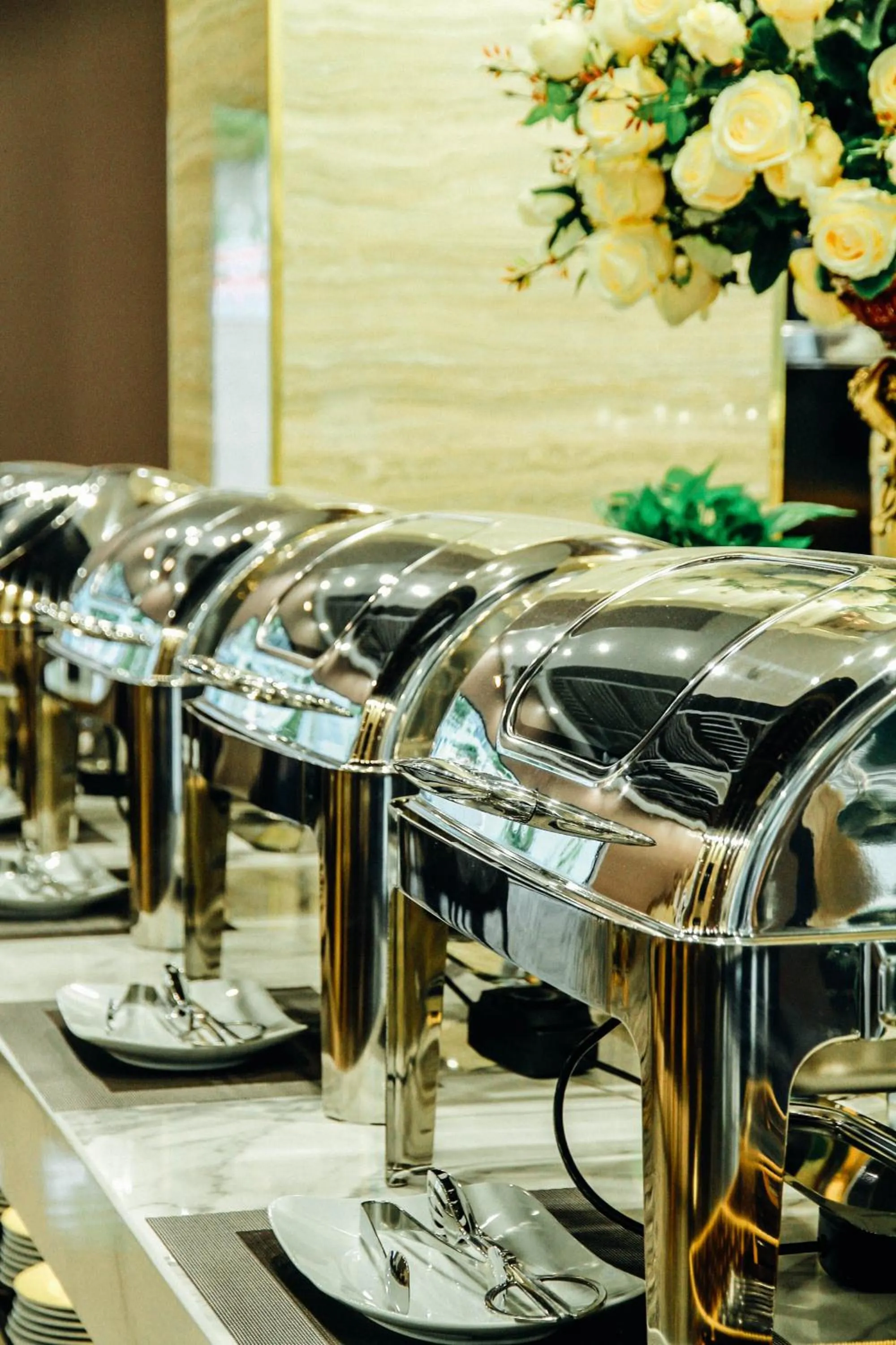 Restaurant/places to eat in Topone Halong Hotel