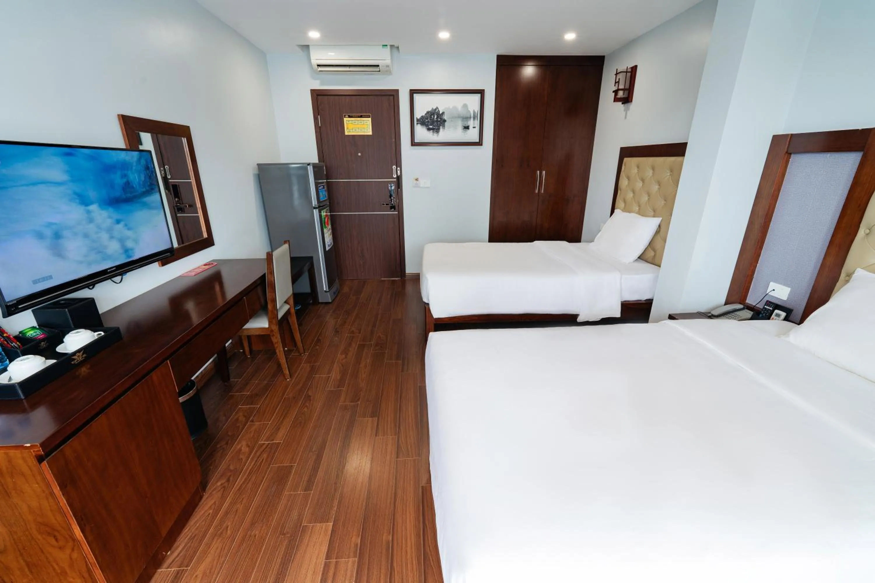 Property building, Bed in Topone Halong Hotel