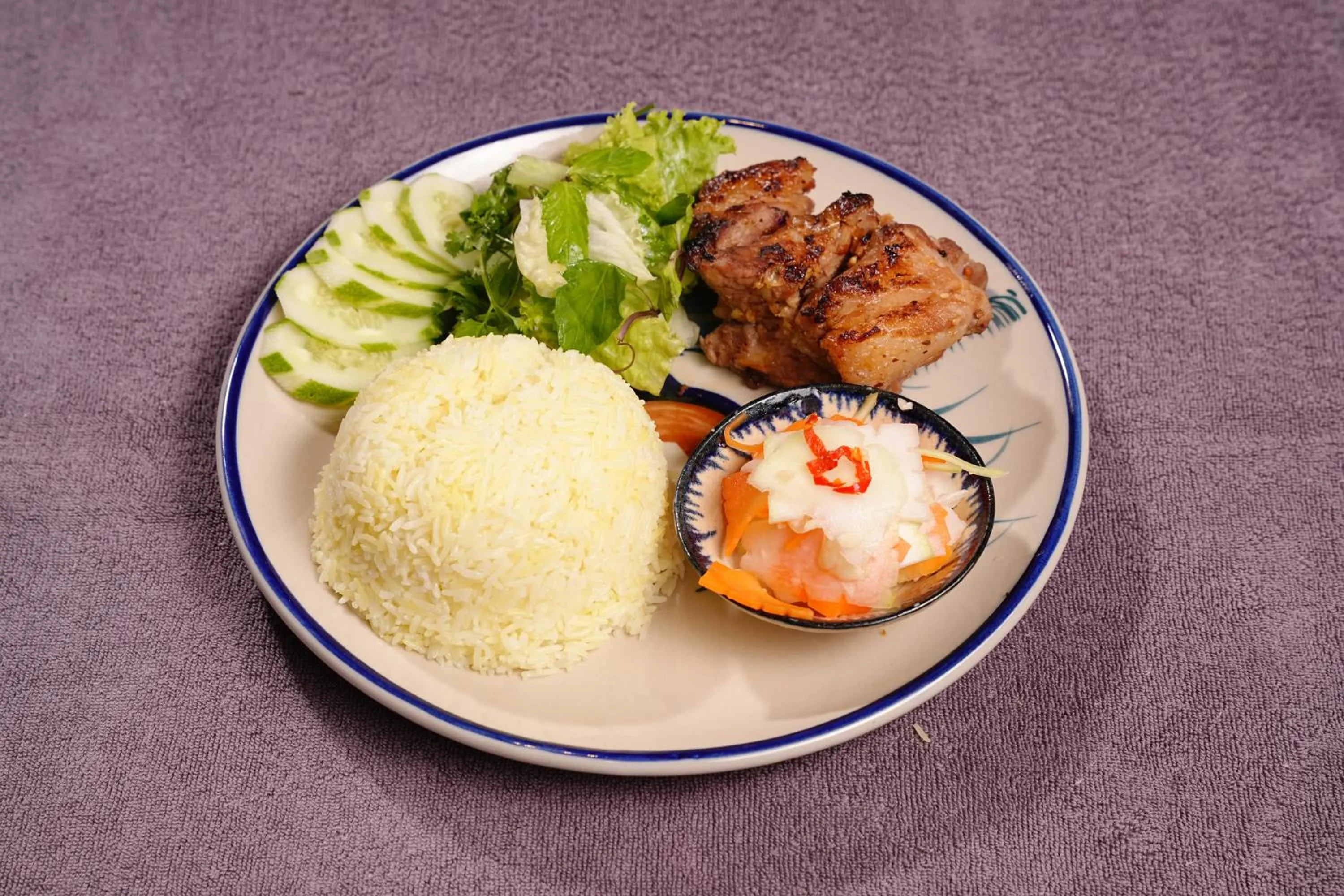 Restaurant/places to eat in Topone Halong Hotel